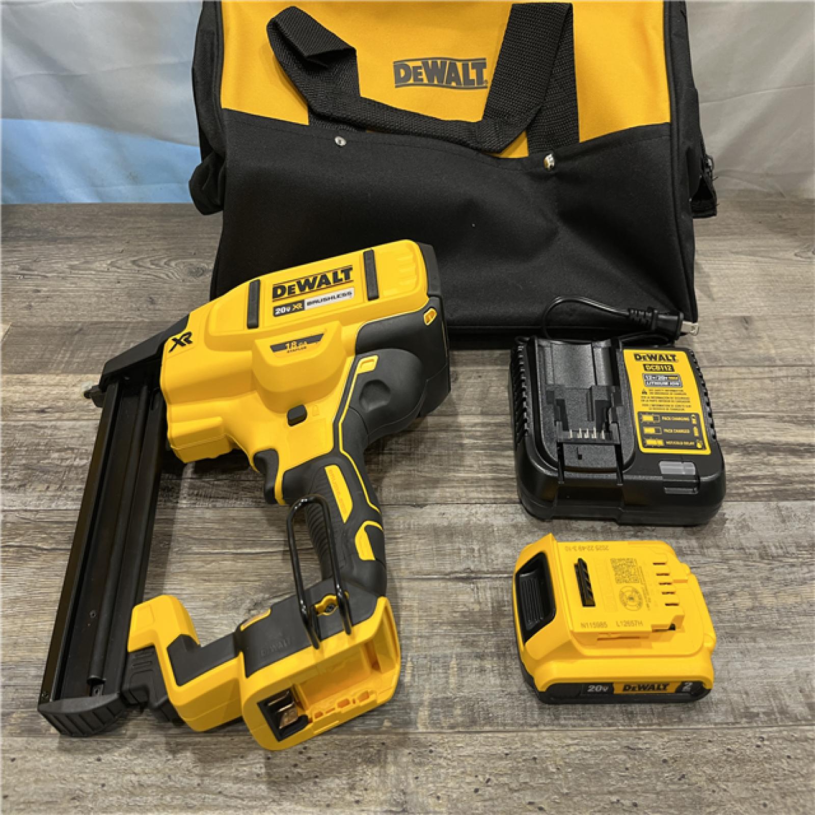 AS-IS DEWALT 20V MAX XR Lithium-Ion Cordless 18-Gauge Narrow Crown Stapler Kit