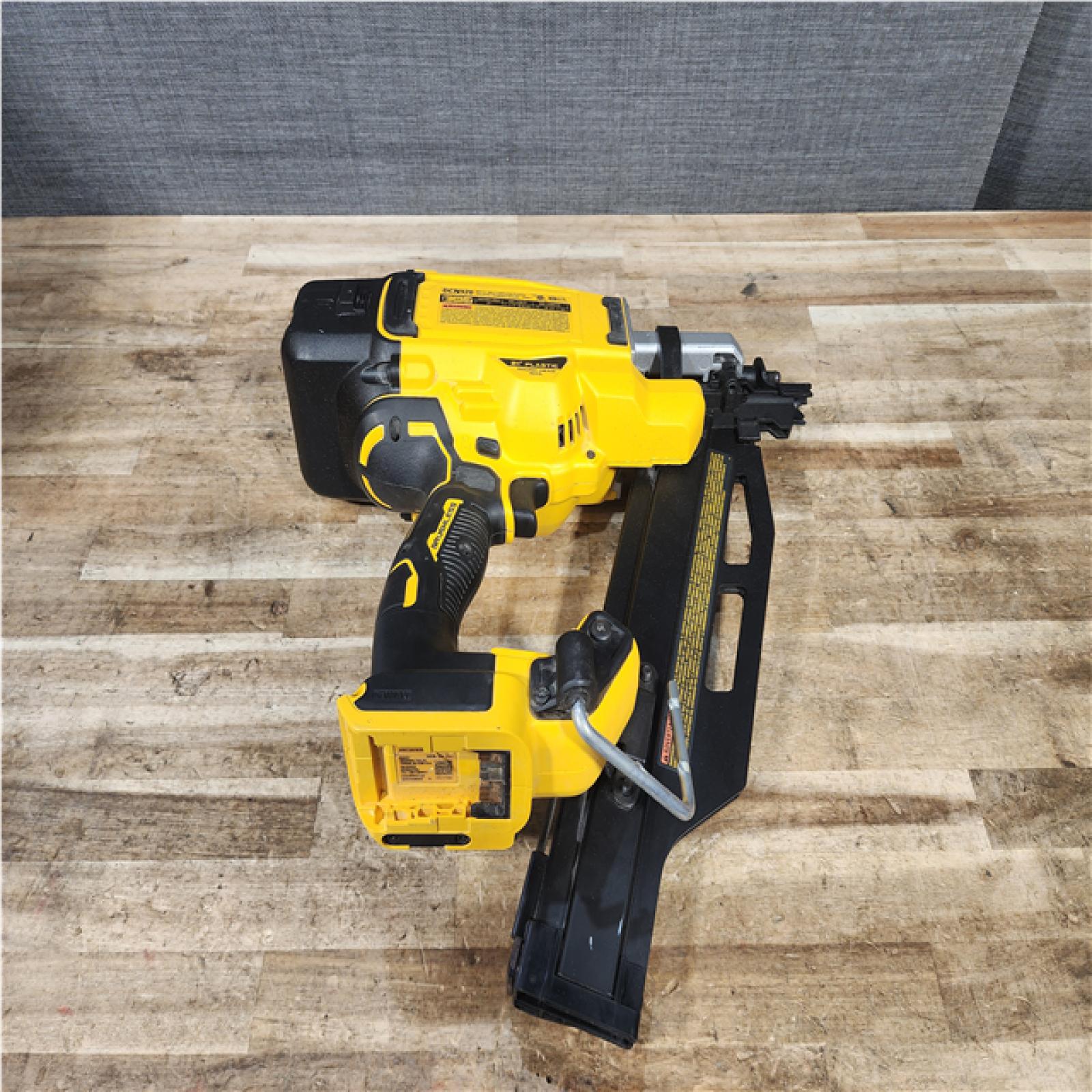 Houston Location AS-IS DEWALT 20-Volt 21° Cordless Framing Nailer (Tool-Only)