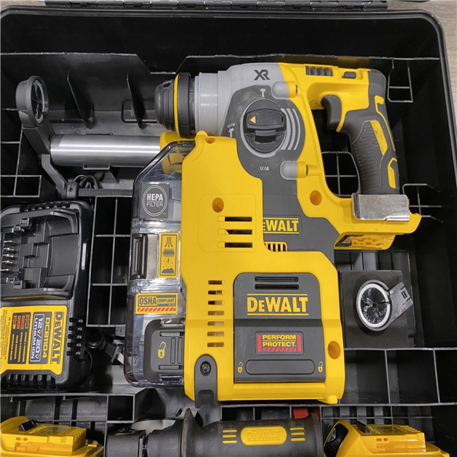 AS-IS DEWALT (Brand Rating: 4.5/5) 20V MAX XR Brushless 1 in. SDS Plus L-Shape Rotary Hammer Kit