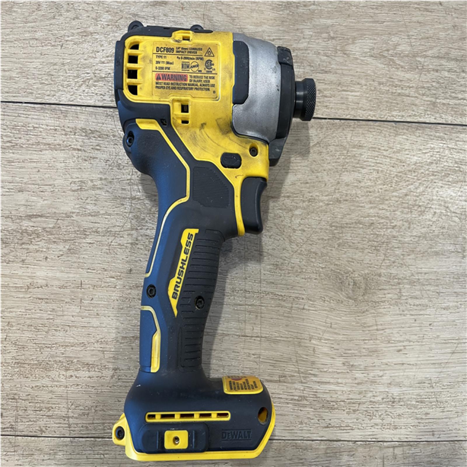 AS-IS DEWALT Atomic 20V Max Lithium-Ion Brushless Cordless Compact 1/4 in. Impact Driver Kit