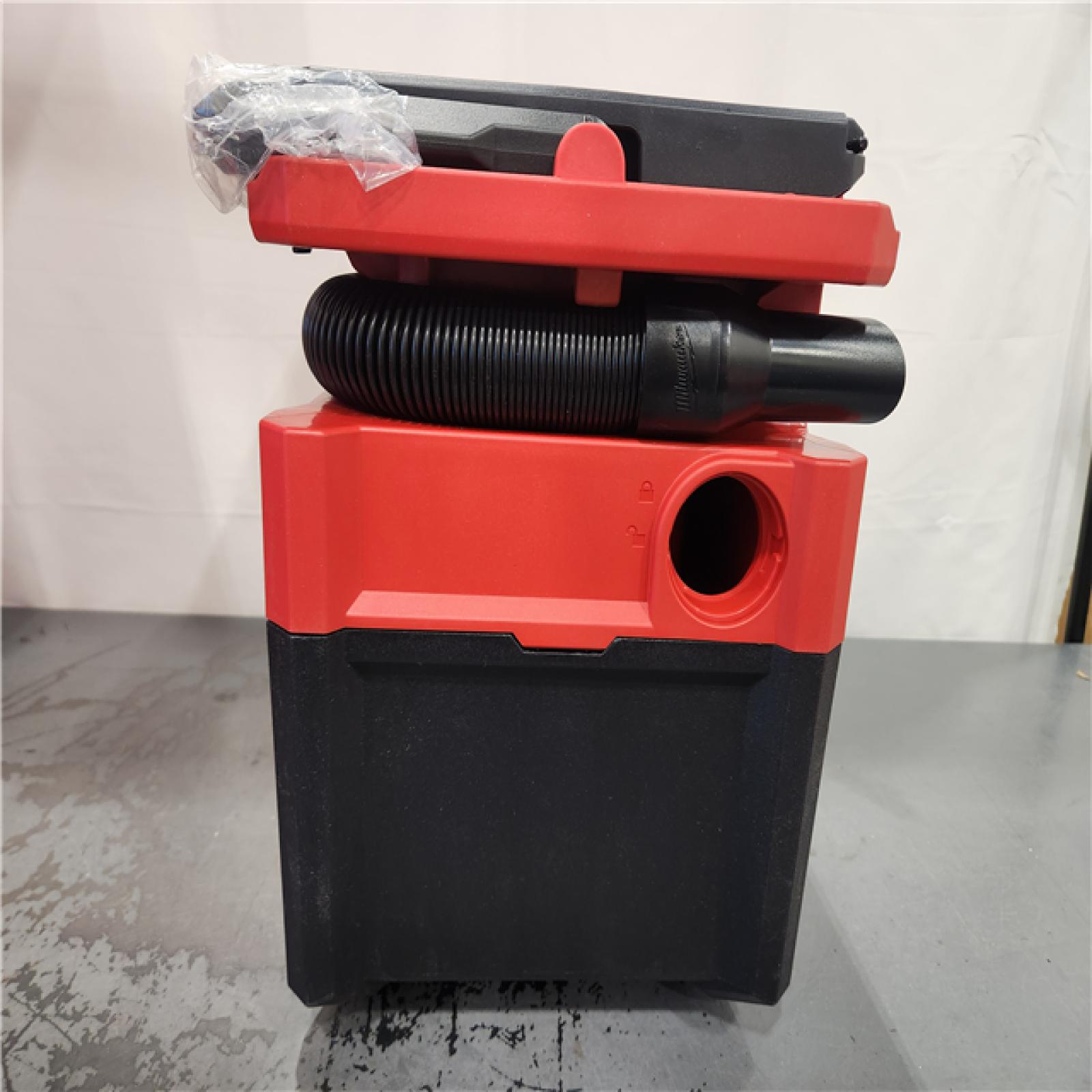 AS-IS- M18 FUEL PACKOUT 18-Volt Lithium-Ion Cordless 2.5 Gal. Wet/Dry Vacuum (Vacuum-Only)