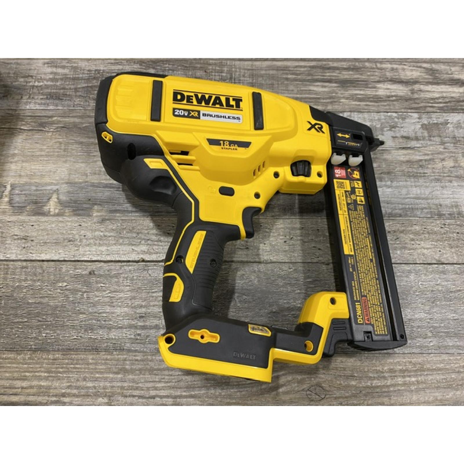 AS-IS DEWALT 20V MAX XR Lithium-Ion Cordless 18-Gauge Narrow Crown Stapler Kit