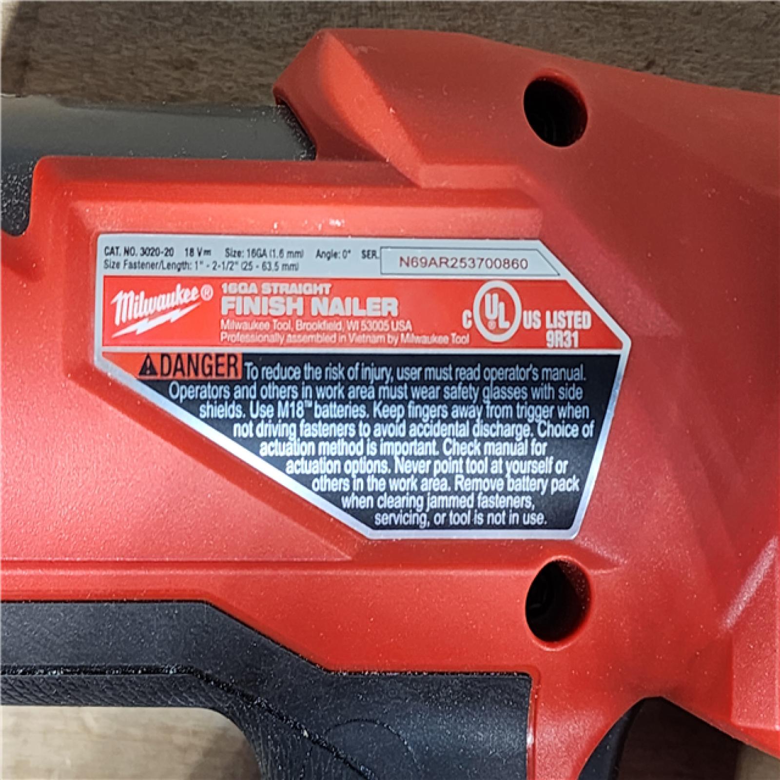 HOUSTON LOCATION - AS-IS Milwaukee FUEL 18-Volt Lithium-Ion Brushless Cordless Gen ll 16-Gauge Straight Finish Nailer (Tool Only)
