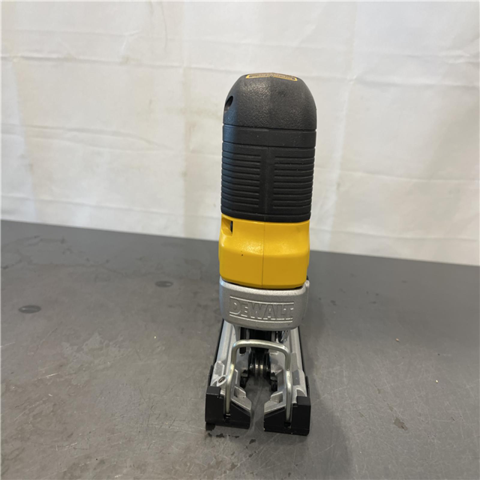 AS-IS- DEWALT 20V MAX XR Cordless Barrel Grip Jigsaw (Tool Only)