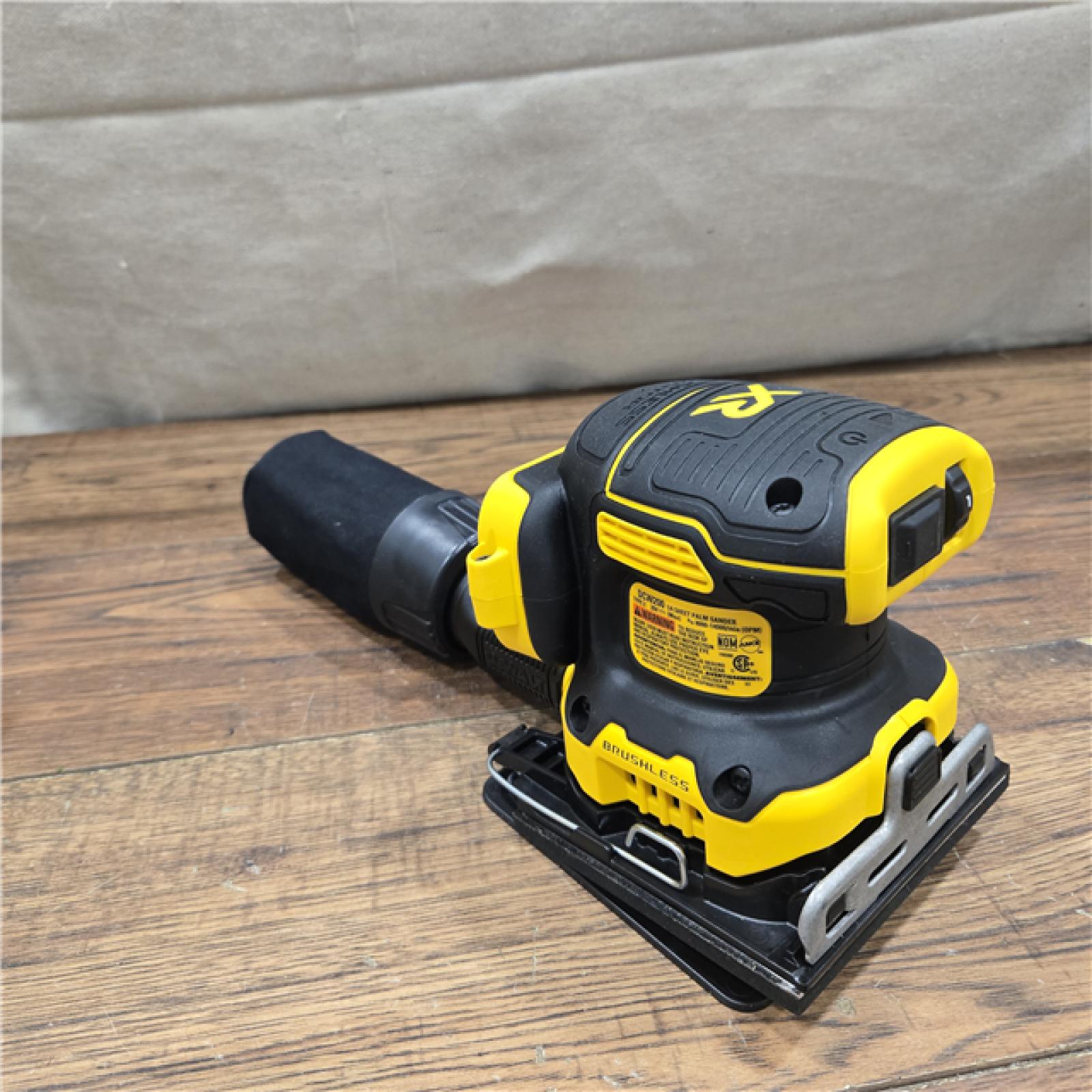 AS-IS Dewalt 20-Volt MAX Cordless Brushless 1/4 Sheet Sander (Tool-Only)