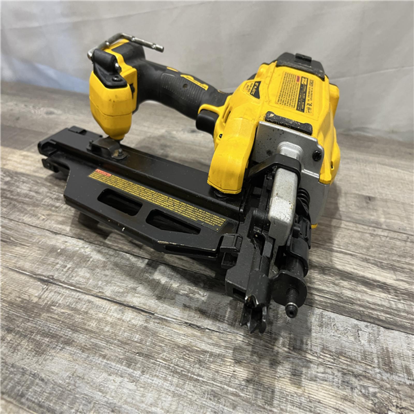AS-IS DEWALT 20-Volt 21° Cordless Framing Nailer (Tool-Only)