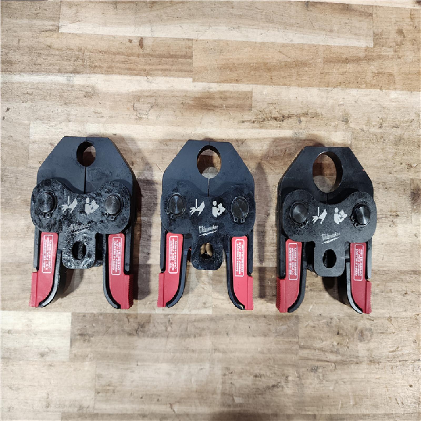 HOUSTON LOCATION - AS-IS Milwaukee 18V Lithium-Ion Cordless Short Throw Press Tool with 3 PEX Crimp Jaws Kit