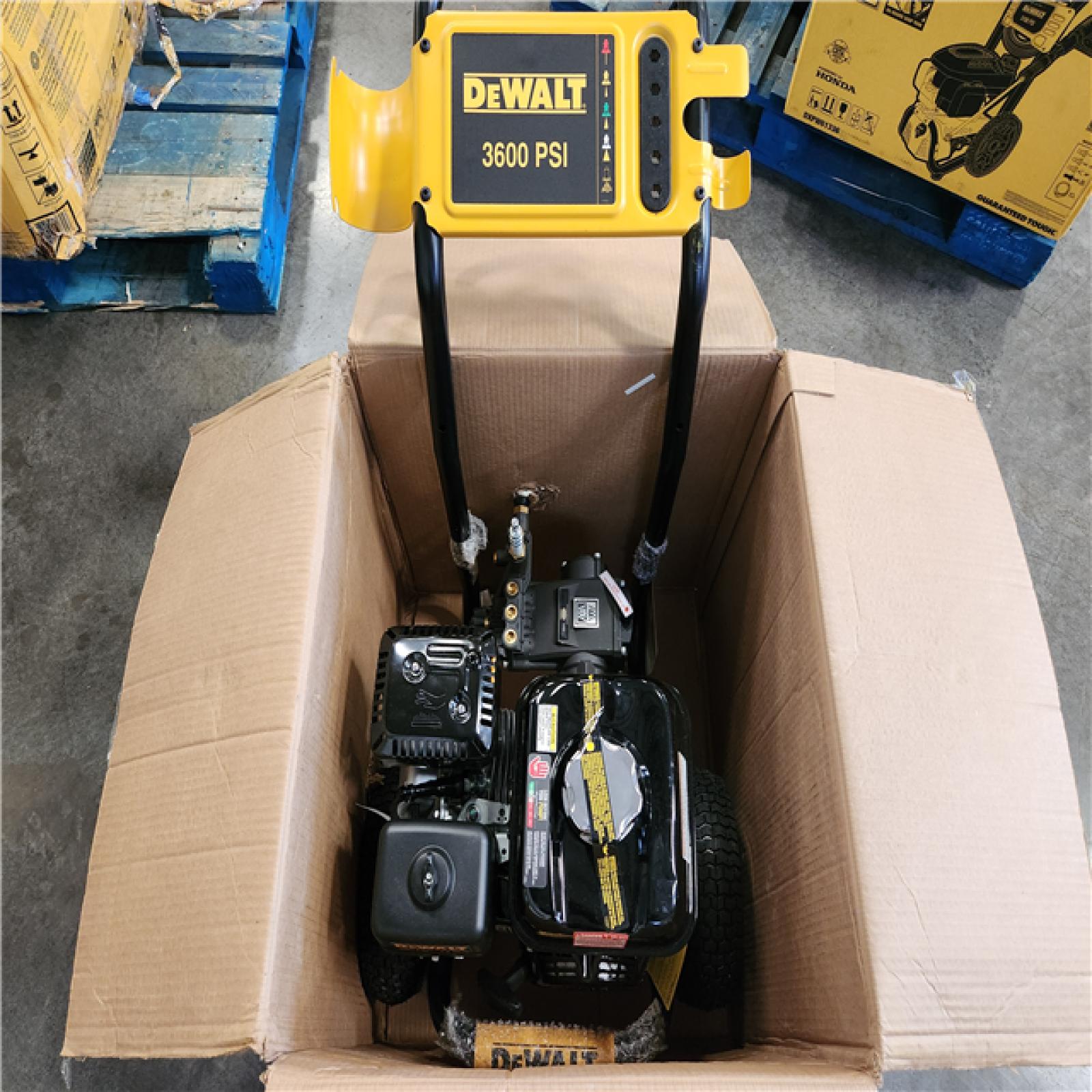 Phoenix NEW DEWALT 3600 PSI 2.5 GPM Cold Water Gas Professional Pressure Washer with HONDA GX200 Engine