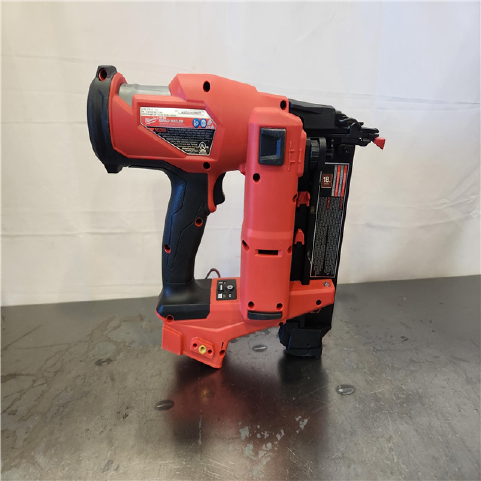 AS-IS- Milwaukee M18 FUEL 18 Gauge Brad Nailer