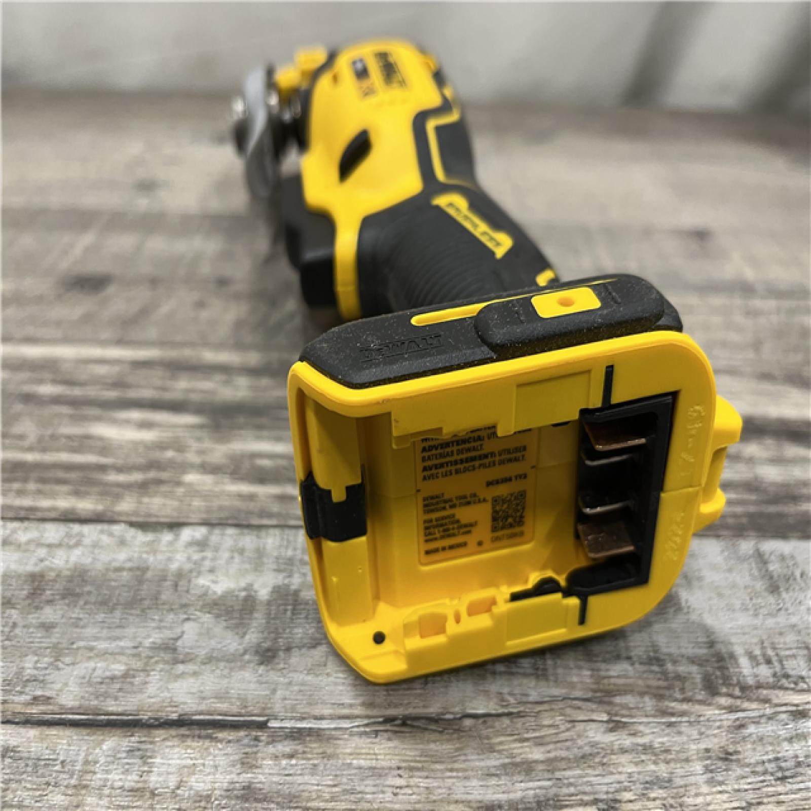AS-IS DEWALT 20V MAX XR Cordless Brushless 3-Speed Oscillating Multi Tool (Tool Only)