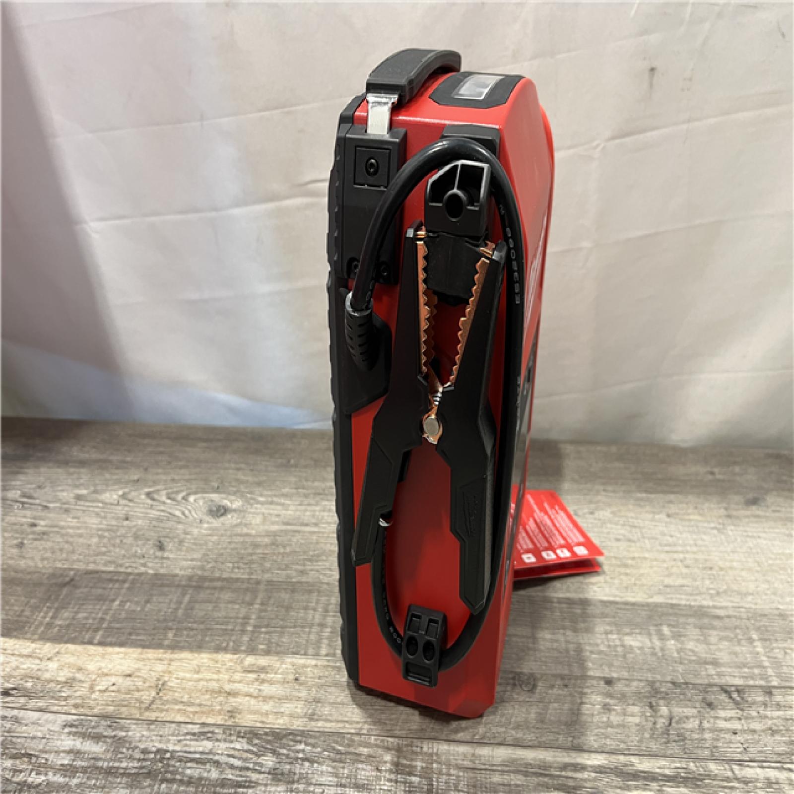 AS-IS Milwaukee 18V Lithium-Ion Cordless 2000 Peak Amp HOTSHOT Jump Starter (Tool-Only)