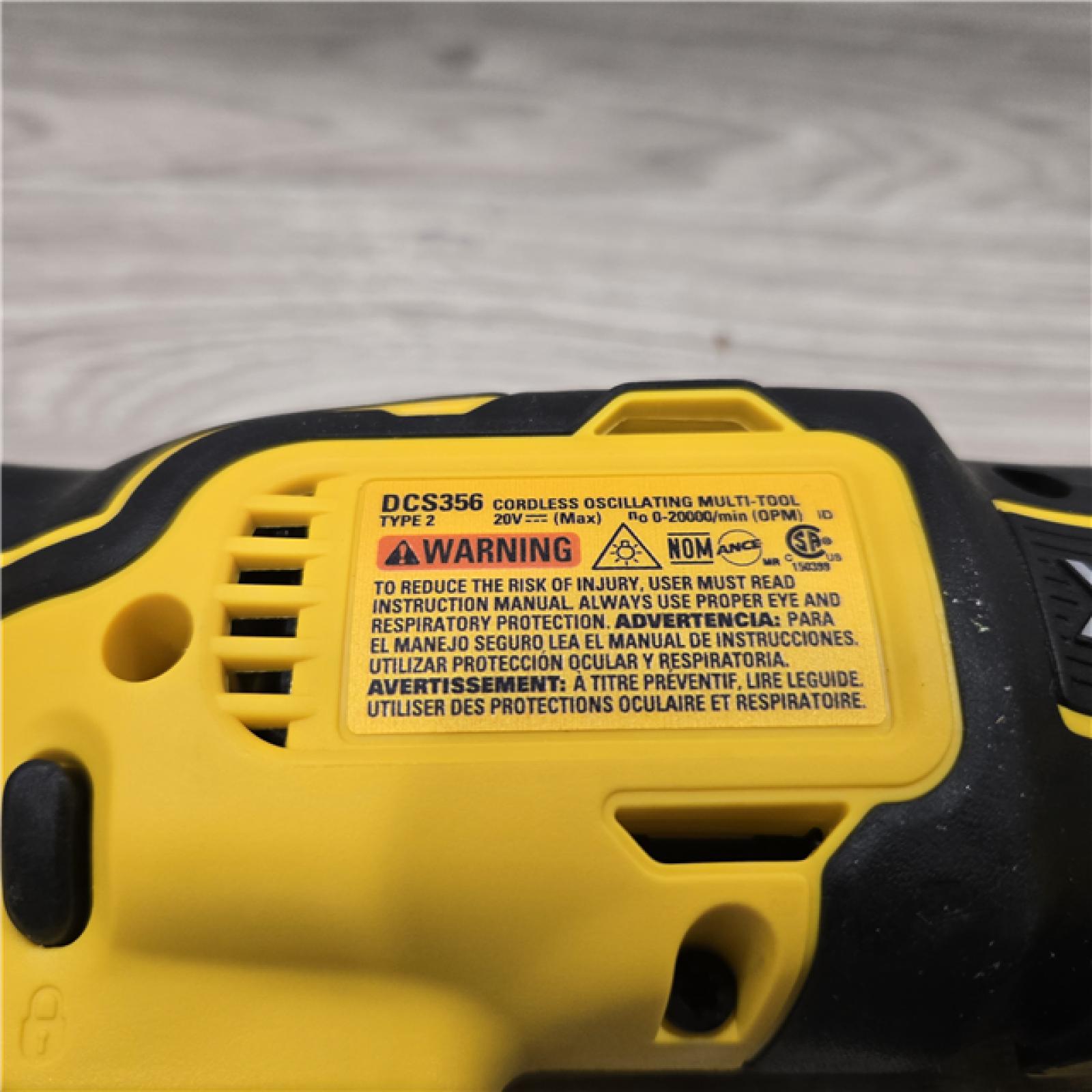 AS-IS DEWALT Cordless 3-Speed Oscillating Multi Tool Kit