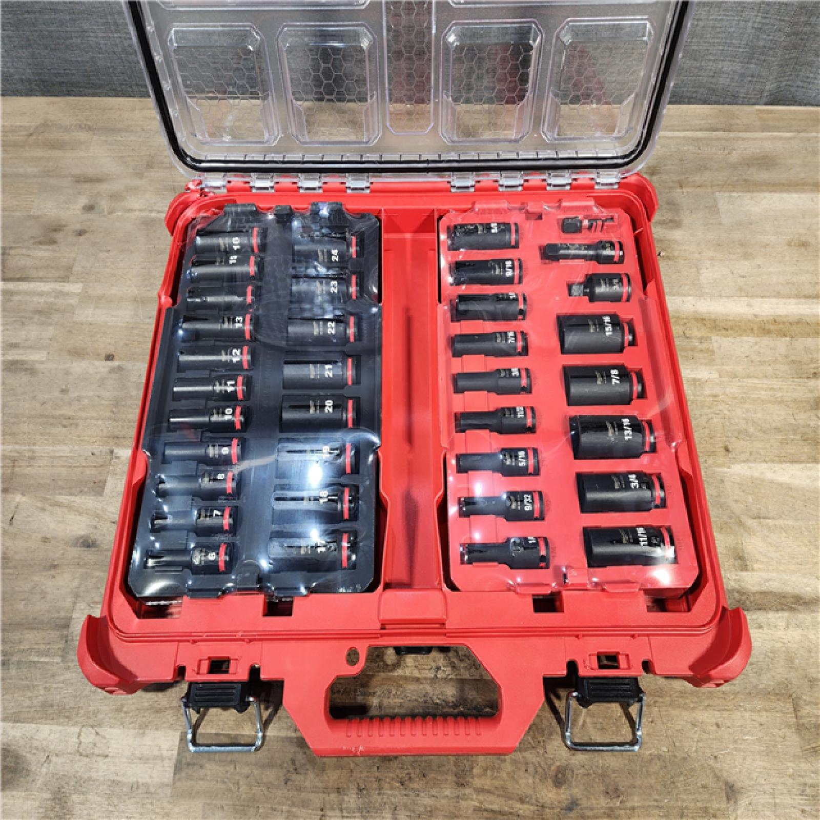 HOUSTON LOCATION - AS-IS MILWAUKEE 36 PIECE POINT SOCKET SET