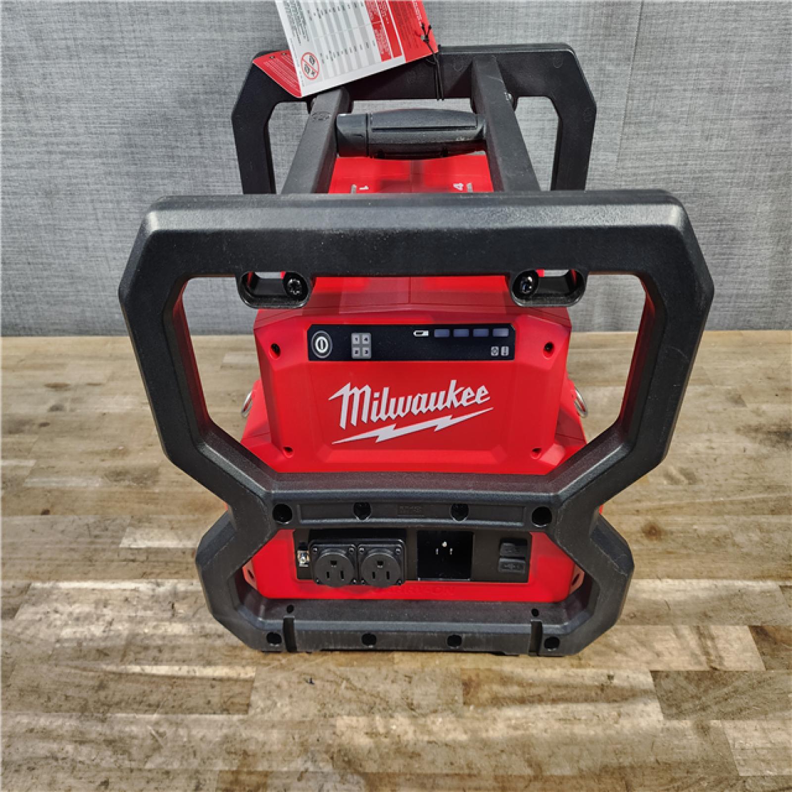 HOUSTON LOCATION - AS-IS Milwaukee M18 Cordless 3600-Watt/1800-Watt Battery Powered Power Supply (Tool Only)