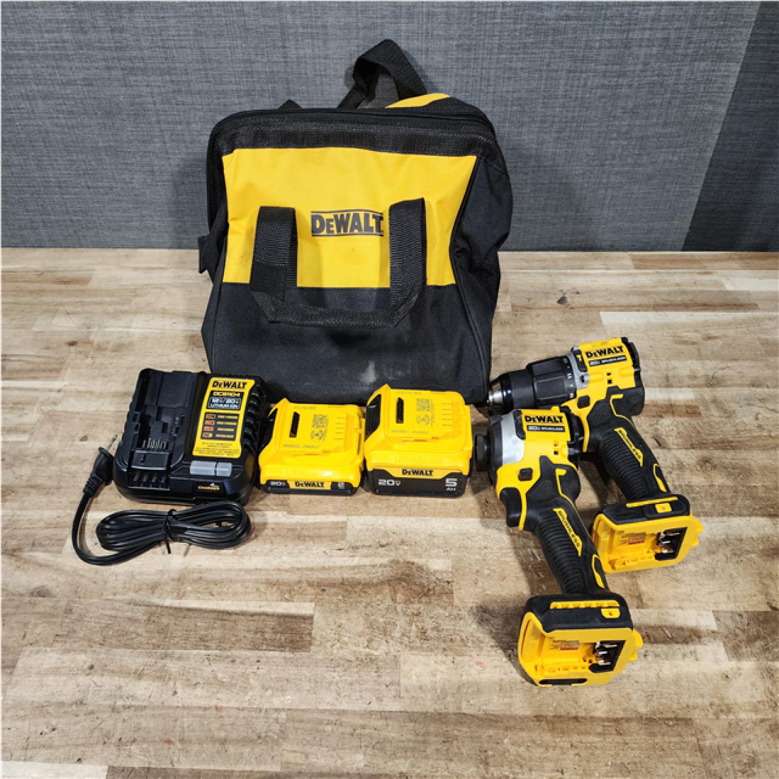 HOUSTON LOCATION - AS - IS DEWALT 2 TOOL COMBO KIT W/ (2) BATTERY & CHARGER