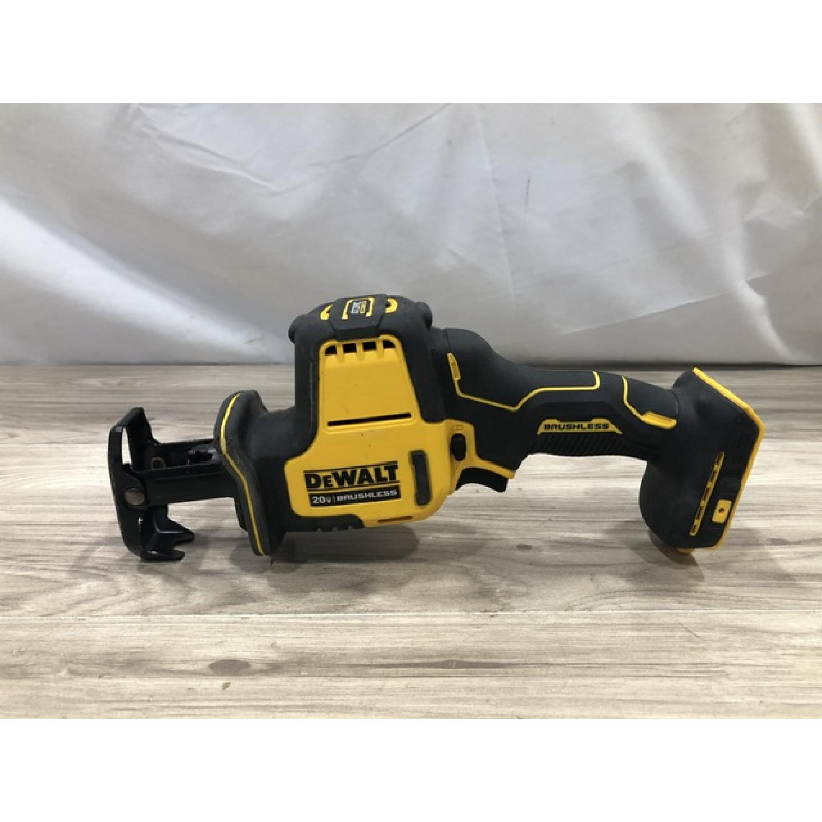 AS-IS Dewalt ATOMIC 20V MAX Cordless One-Handed Reciprocating Saw (Tool Only)