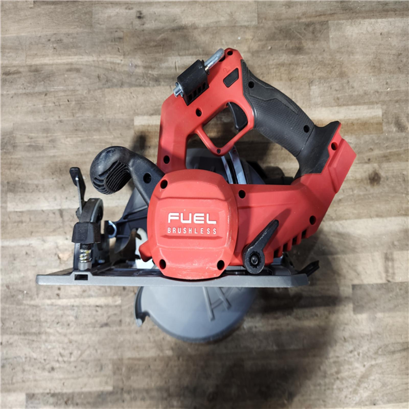 HOUSTON LOCATION - AS-IS Milwaukee M18 FUEL 7-1/4 Inch Circular Saw (Bare Tool)