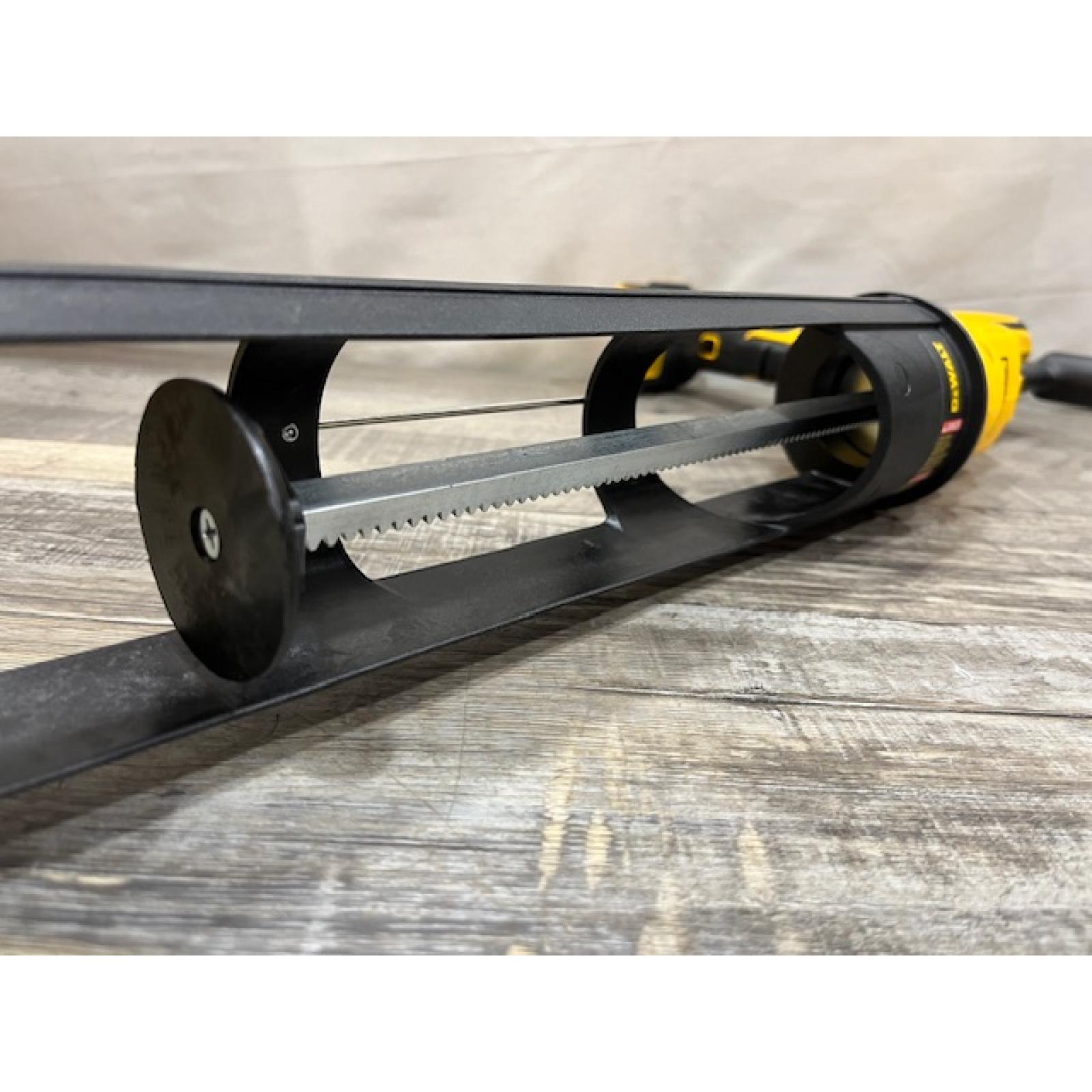 AS-IS DEWALT 20V MAX Cordless 29 oz / 600 ml Adhesive Gun (Tool Only)