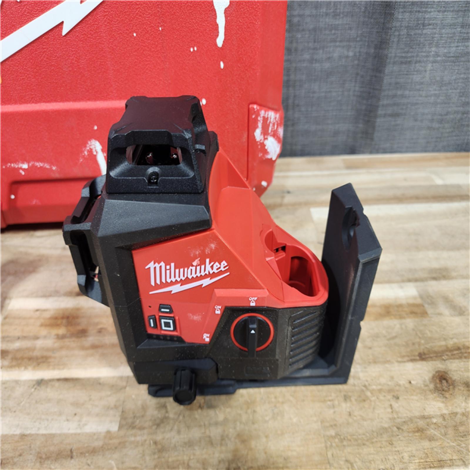 HOUSTON LOCATION - AS-IS Milwaukee 12-Volt Lithium-Ion Cordless Green 250 ft. 3-Plane Laser Level Kit