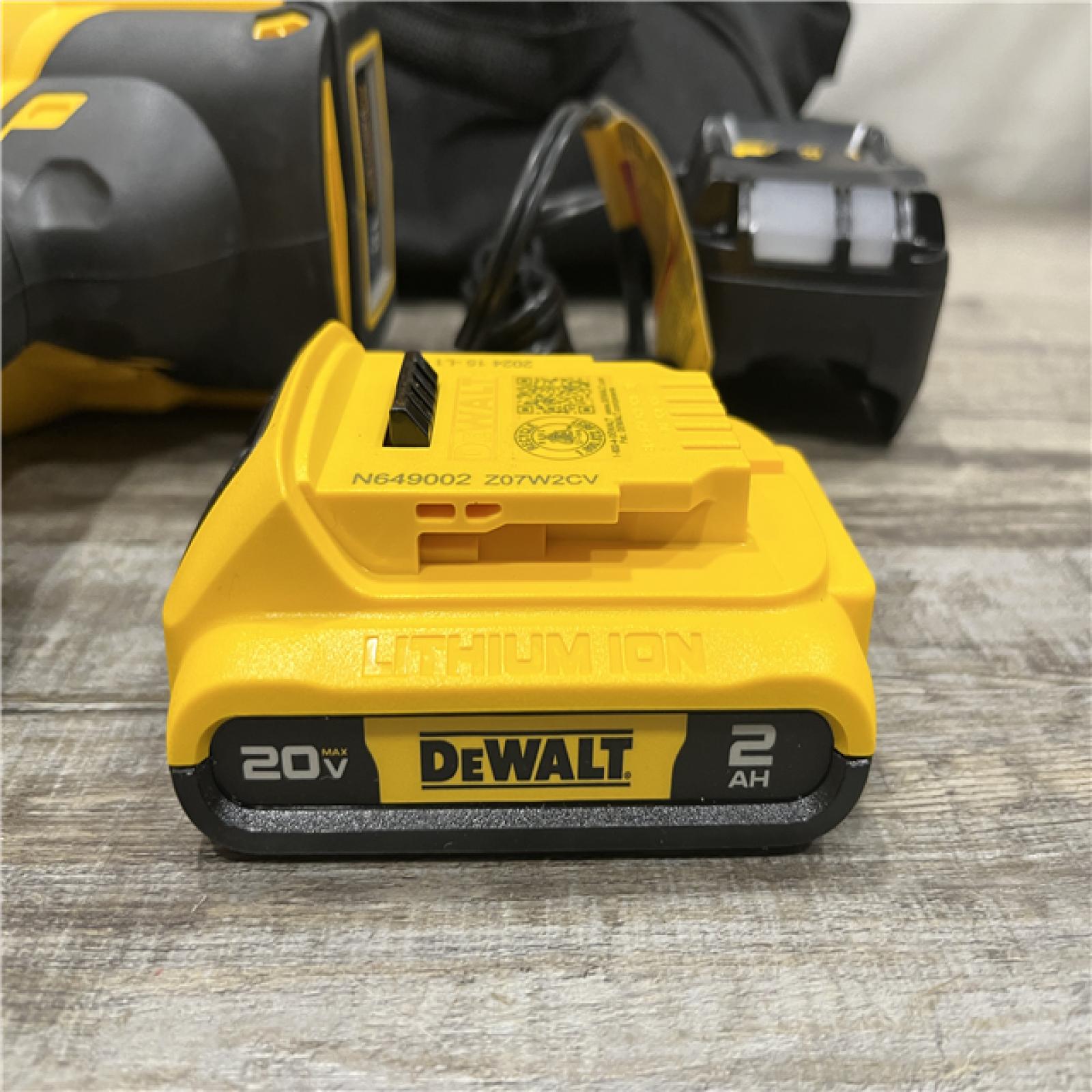 AS-IS DEWALT 20V MAX XR 16-Gauge Electric Cordless Angled Finishing Nailer Kit