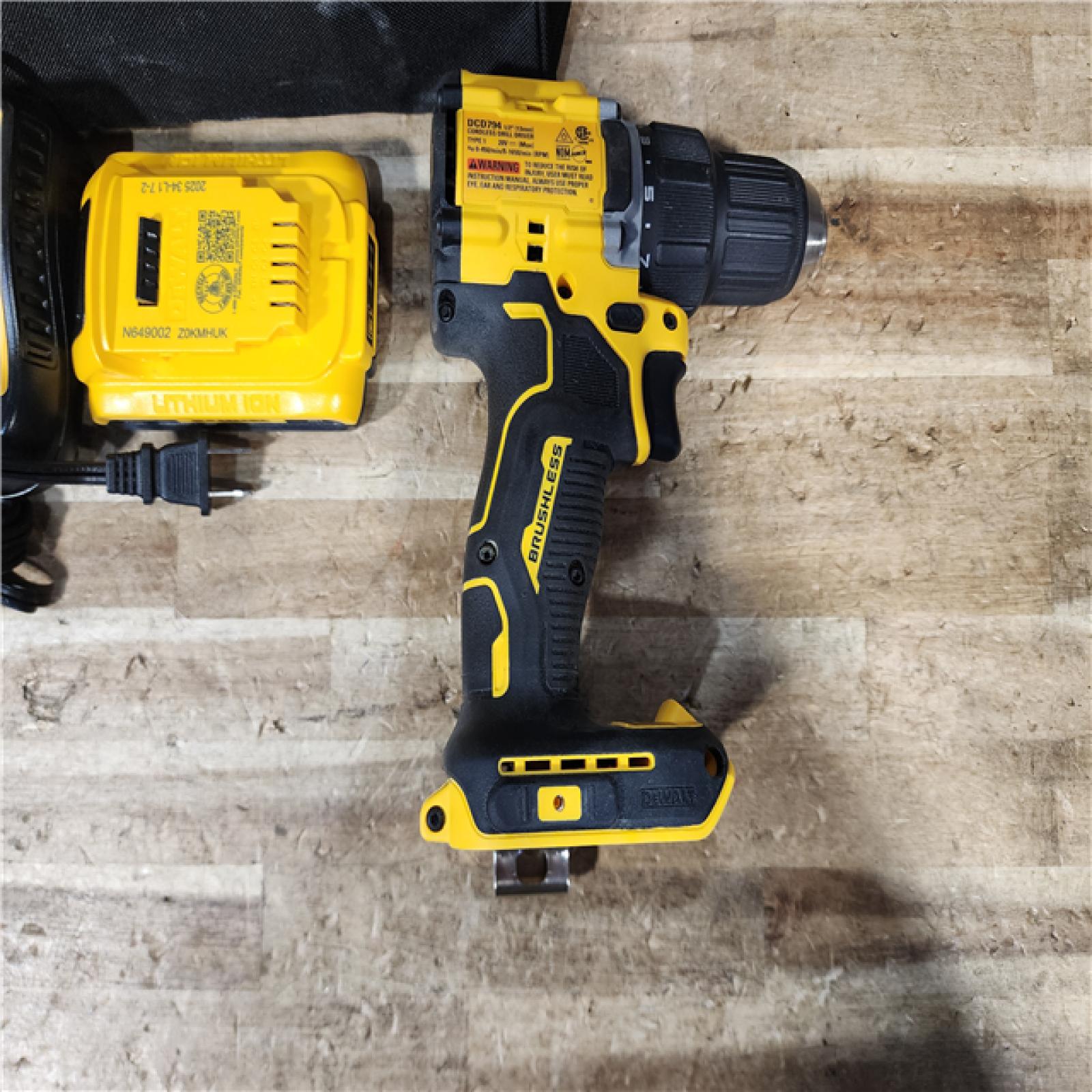 HOUSTON LOCATION - AS - IS DEWALT Atomic 20V Lithium-Ion Cordless Compact 1/2 in. Drill/Driver Kit