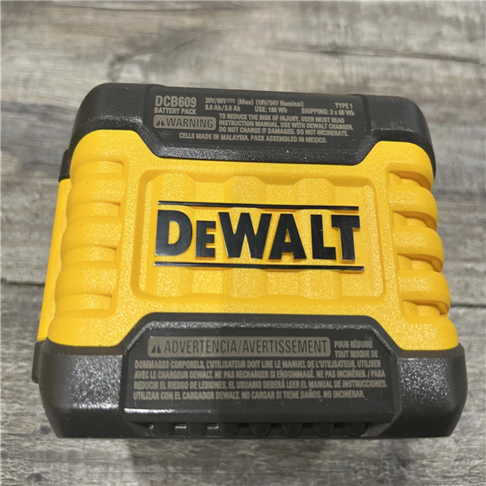AS-IS DEWALT 20V/60V MAX FLEXVOLT Lithium-Ion 9.0Ah Battery and Charger Starter Kit