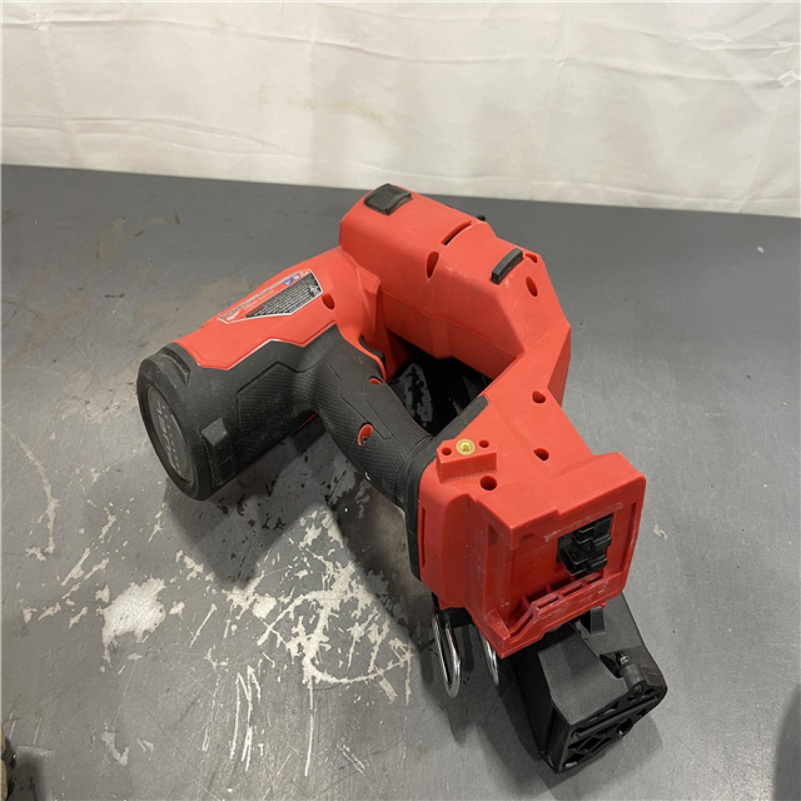 AS-IS - Milwaukee M18 FUEL 18-Volt Lithium-Ion Brushless Cordless Gen II 15-Gauge Angled Finish Nailer