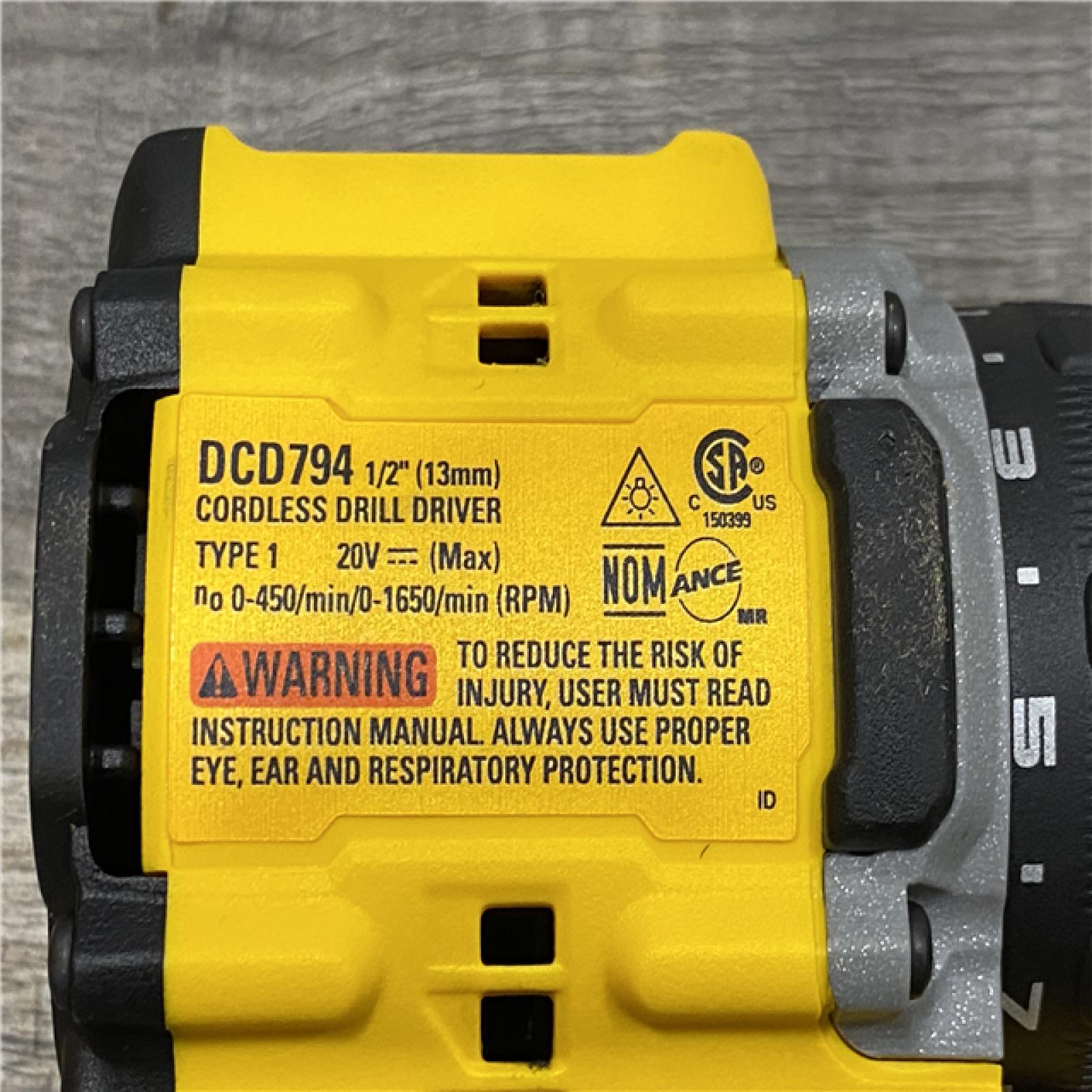 AS-IS DEWALT ATOMIC 20-Volt Lithium-Ion Cordless Brushless (4-Tool) Combo Kit