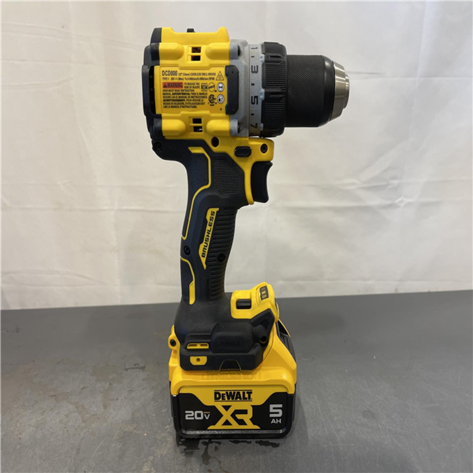 AS-IS - DEWALT 20V MAX XR Brushless Cordless 1/2 Drill/Driver Kit