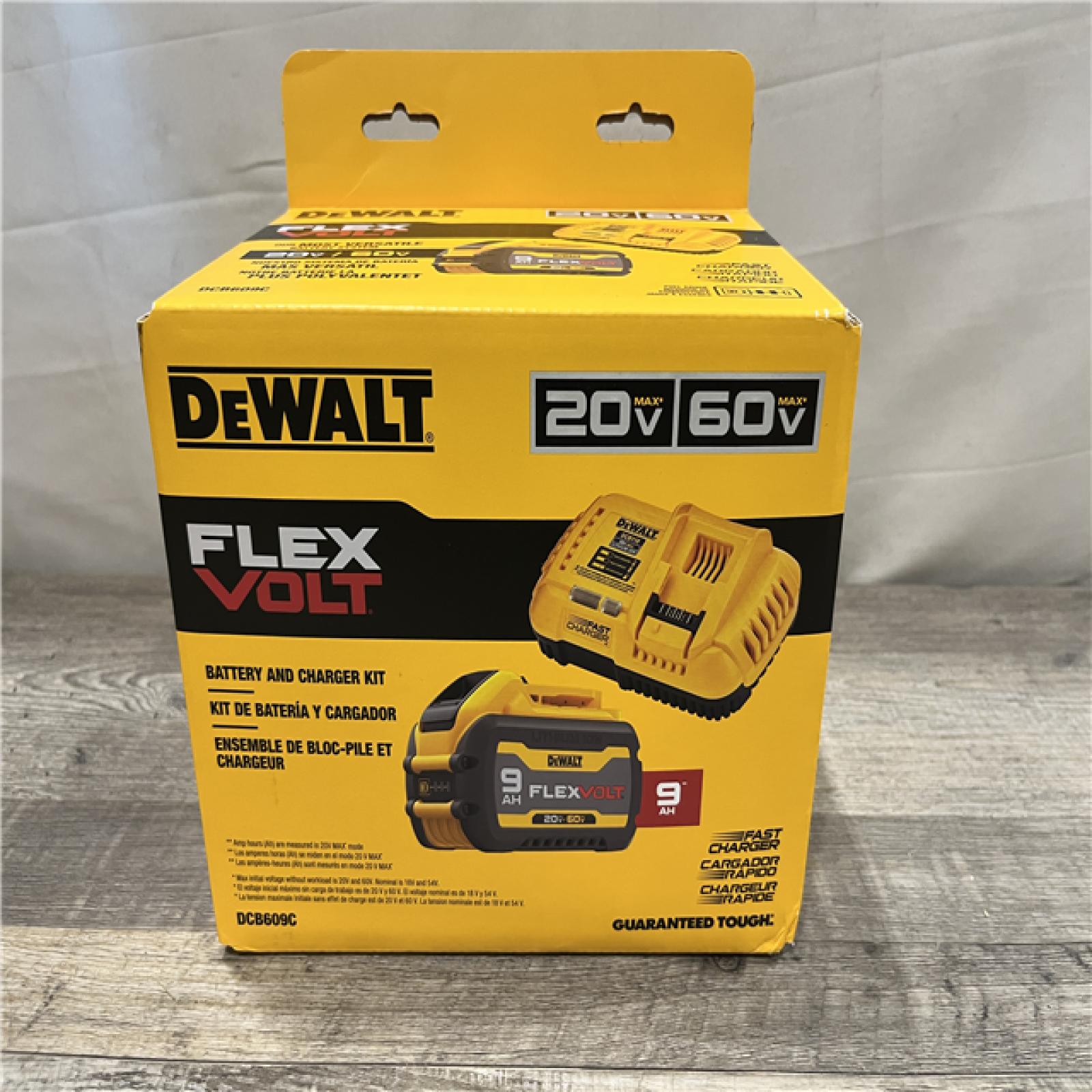 NEW - DEWALT 20V/60V MAX FLEXVOLT Lithium-Ion 9.0Ah Battery and Charger Starter Kit