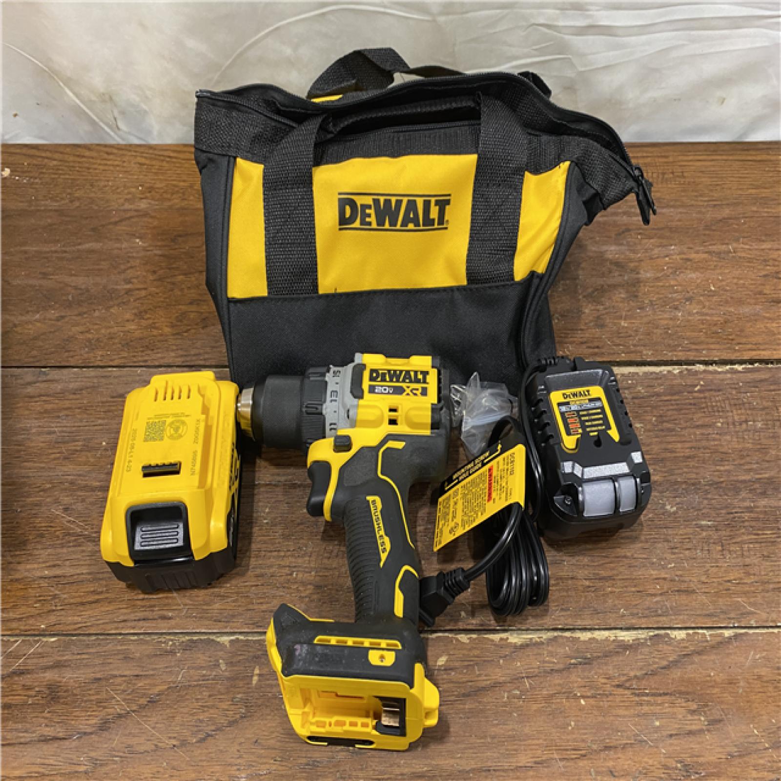 AS-IS DEWALT 20V MAX XR Brushless Cordless 1/2 Drill/Driver Kit