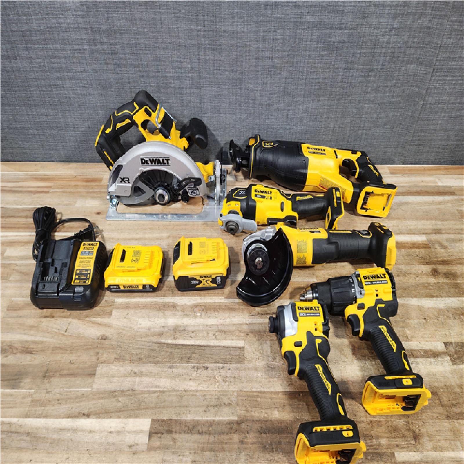 HOUSTON LOCATION - AS - IS DEWALT 20V MAX Lithium-Ion Cordless 6-Tool Combo Kit