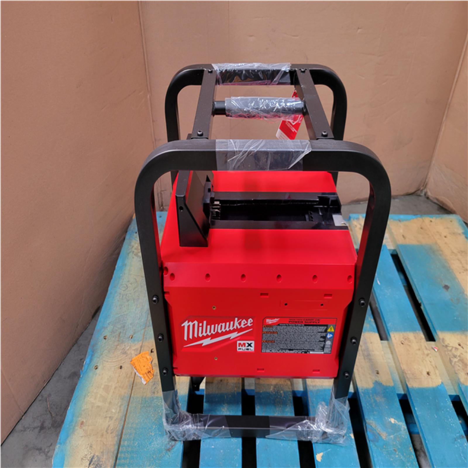 CALIFORNIA AS-IS MILWAUKEE MX FUEL POWER SUPPLY WITH BATTERY