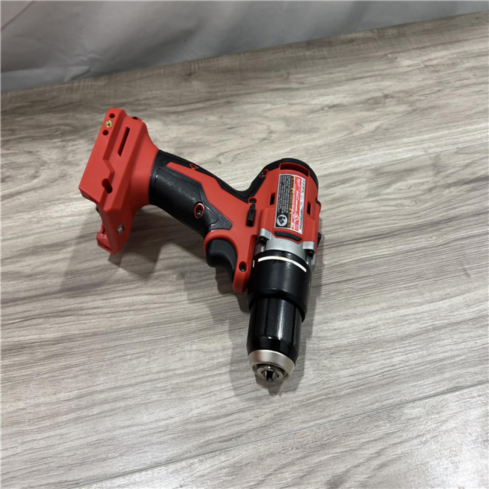 AS-IS Milwaukee 18V Lithium-Ion Brushless Cordless 1/2 in. Compact Drill/Driver with kit
