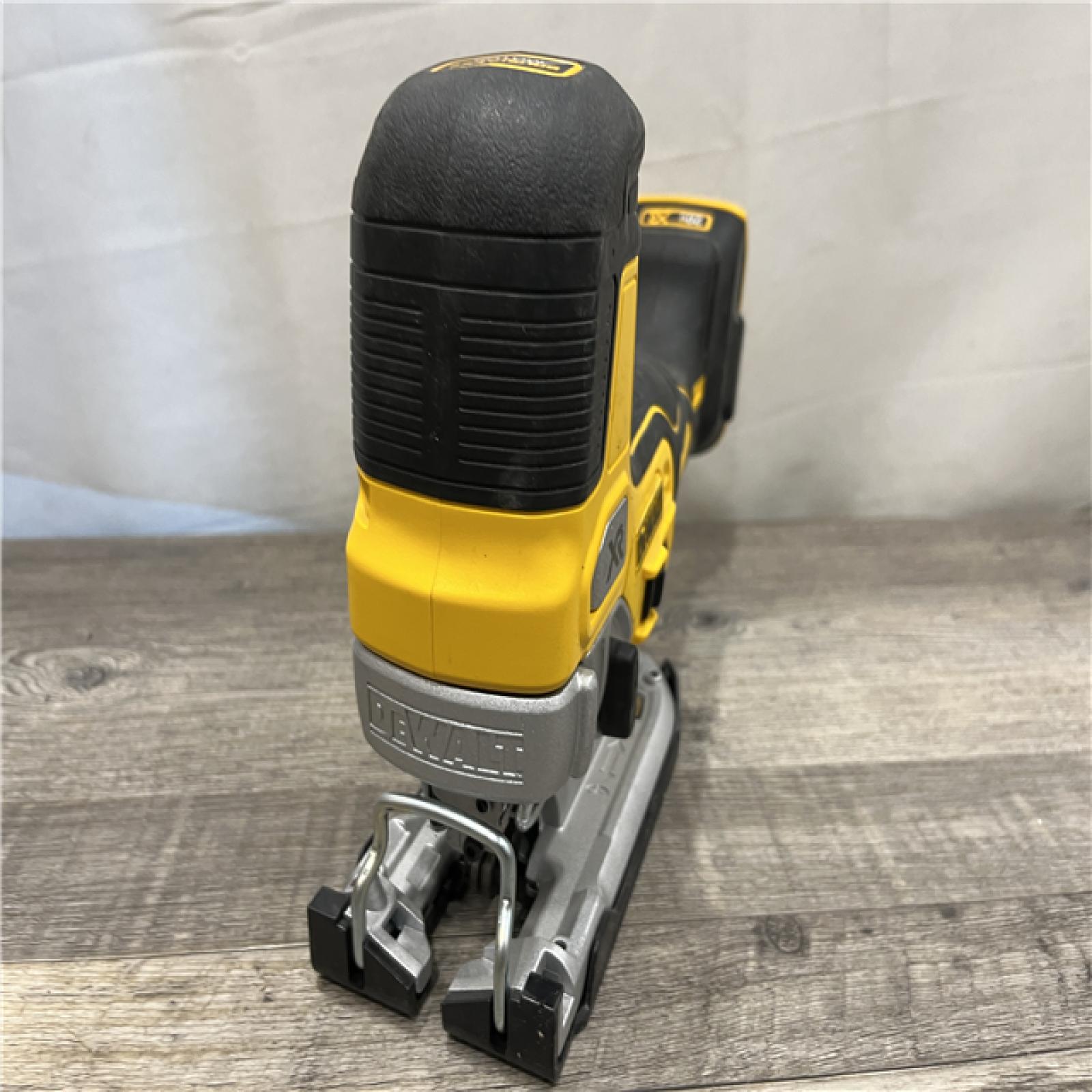 AS-IS DEWALT 20V MAX XR Cordless Barrel Grip Jigsaw (Tool Only)