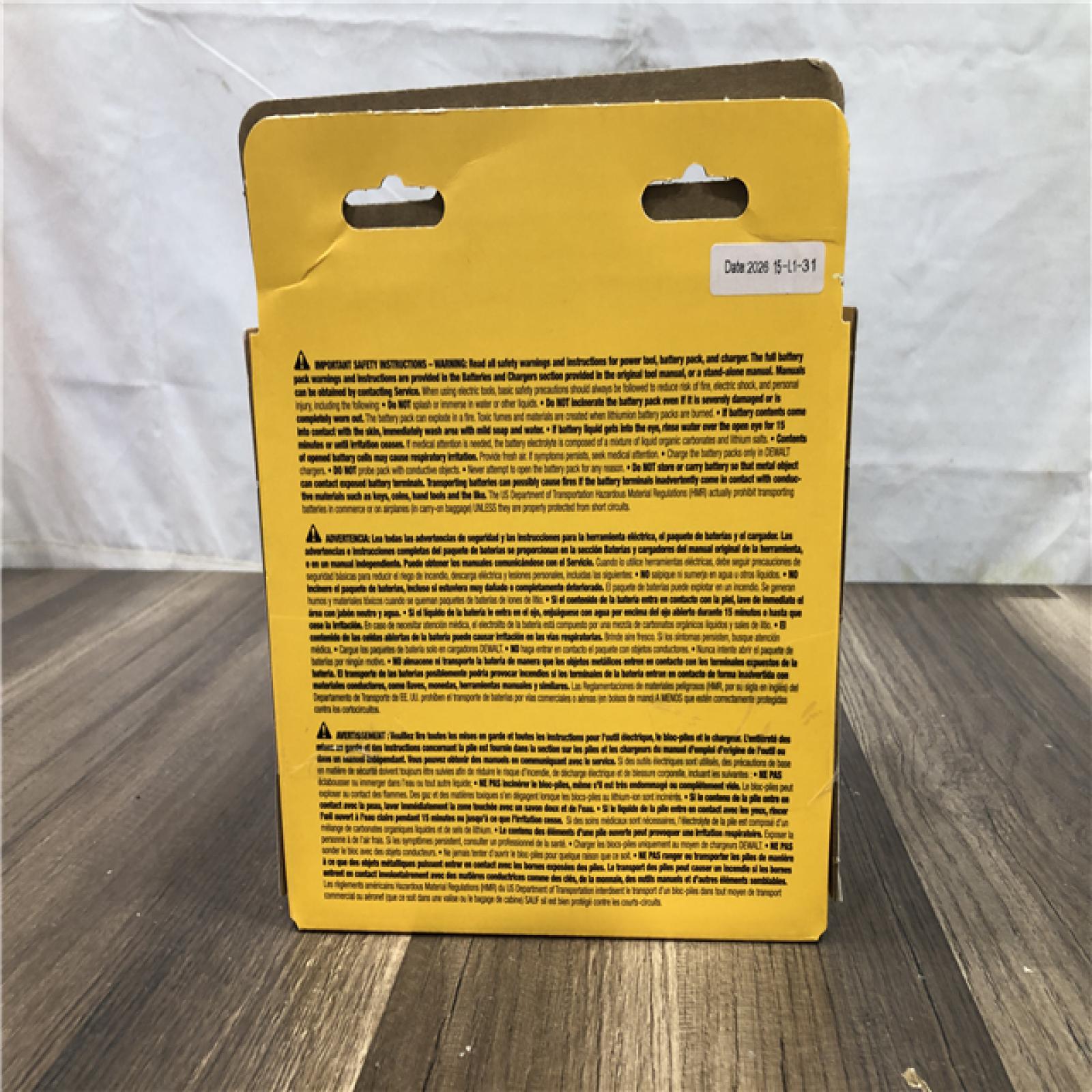 NEW- DEWALT 20V/60V MAX FLEXVOLT Lithium-Ion 9.0Ah Battery and Charger Starter Kit