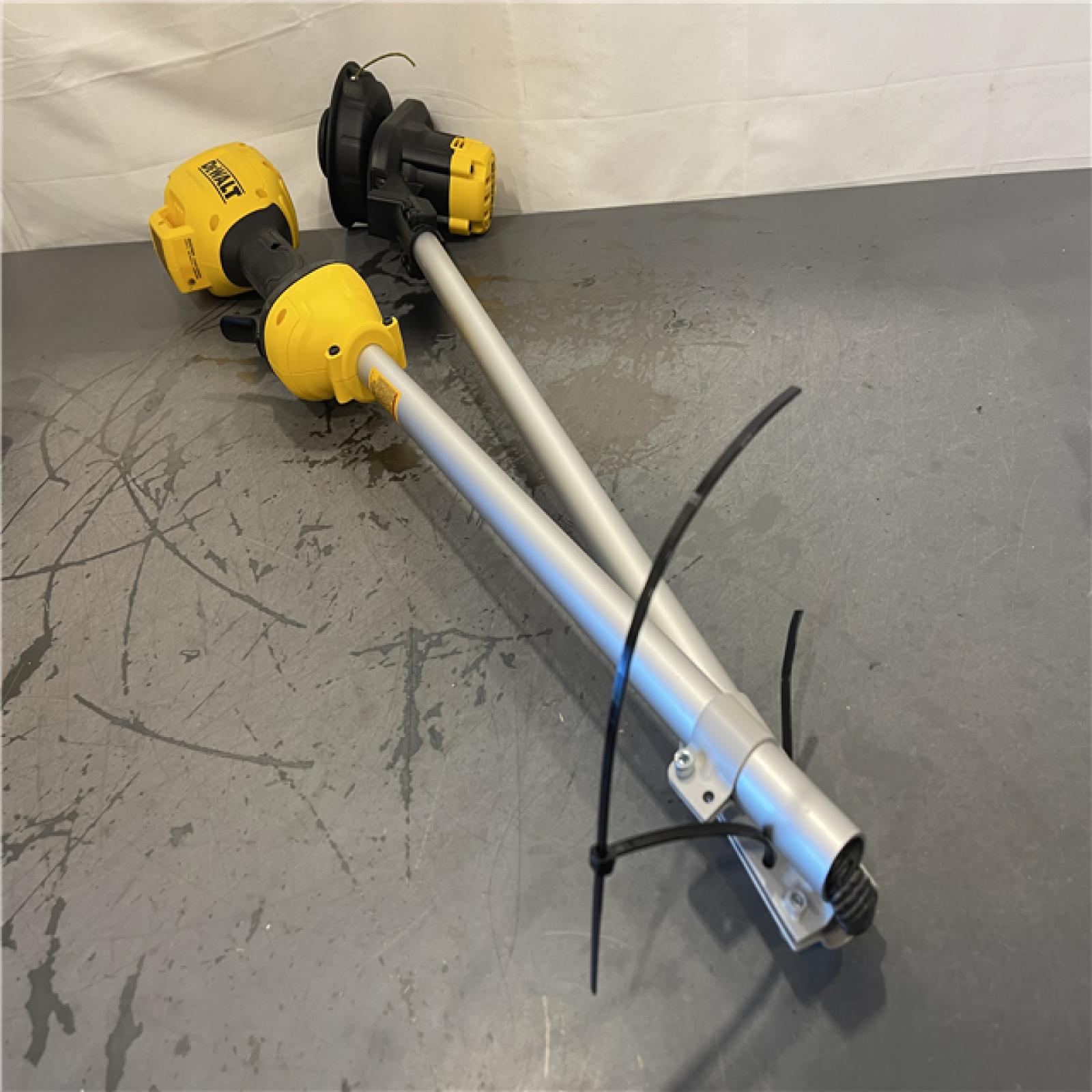 AS-IS - DeWalt 20V MAX 13 in. Cordless Battery Powered String Trimmer Kit