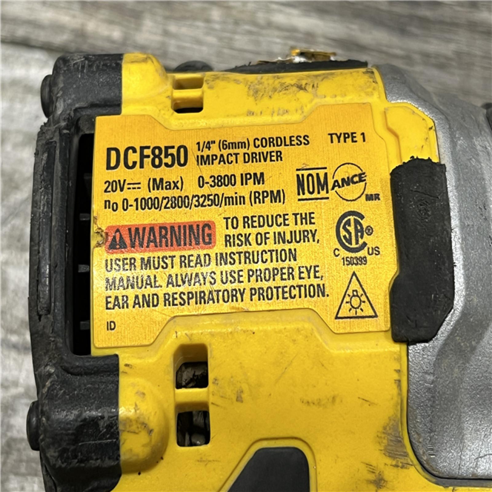AS-IS DEWALT ATOMIC 20V MAX Lithium-Ion Cordless 1/4 in. Brushless Impact Driver Kit