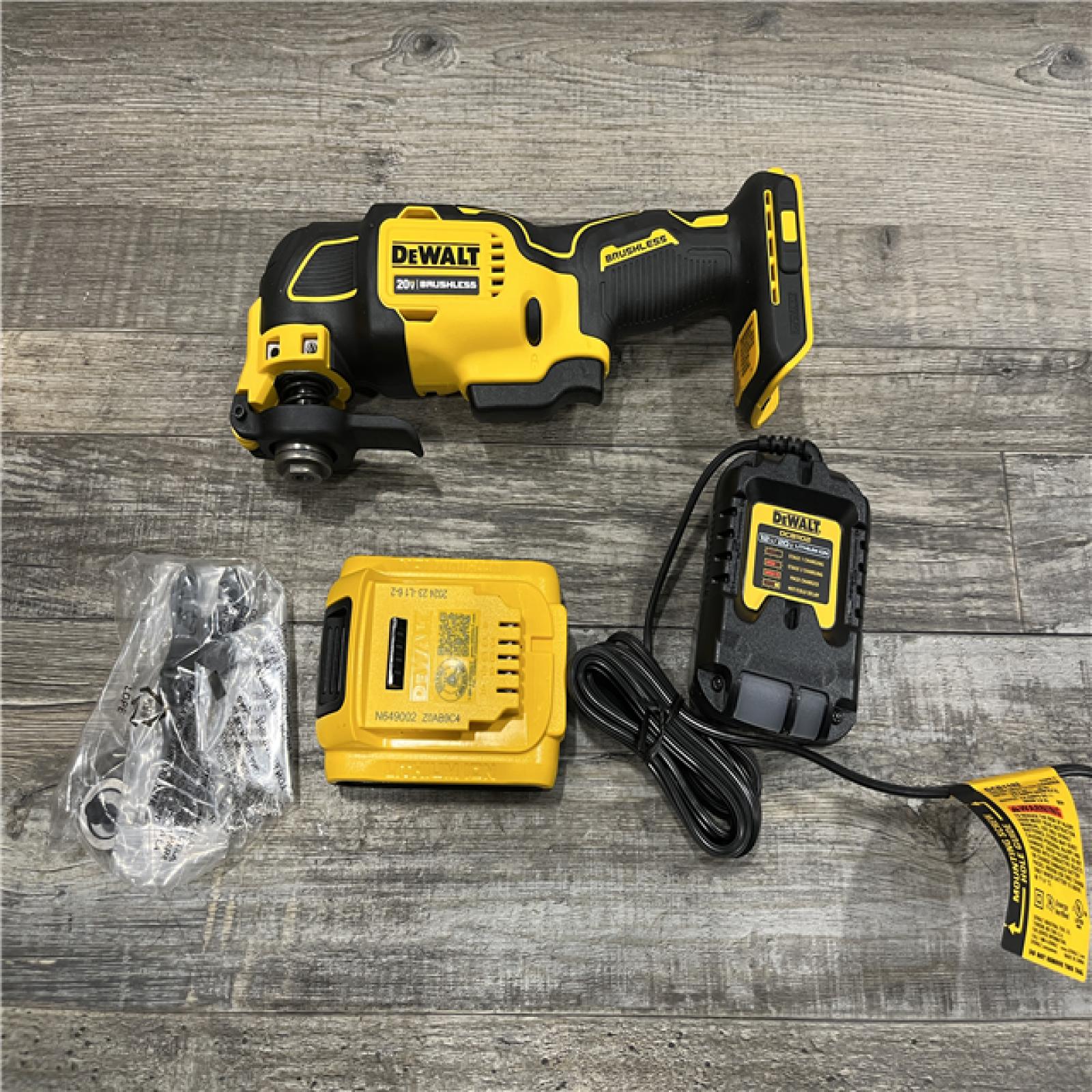 AS-IS DEWALT ATOMIC 20V MAX Cordless Brushless Oscillating Multi Tool Kit