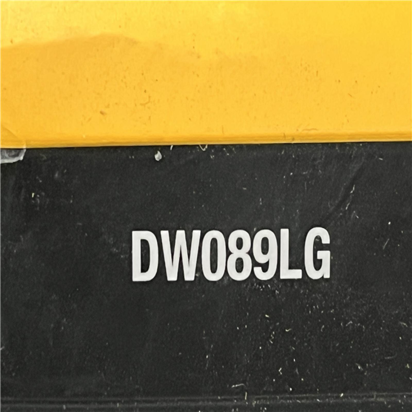 NEW - DEWALT 12V MAX Lithium-Ion 100 ft. Green Self-Leveling 3-Beam 360 Degree Laser Level Kit