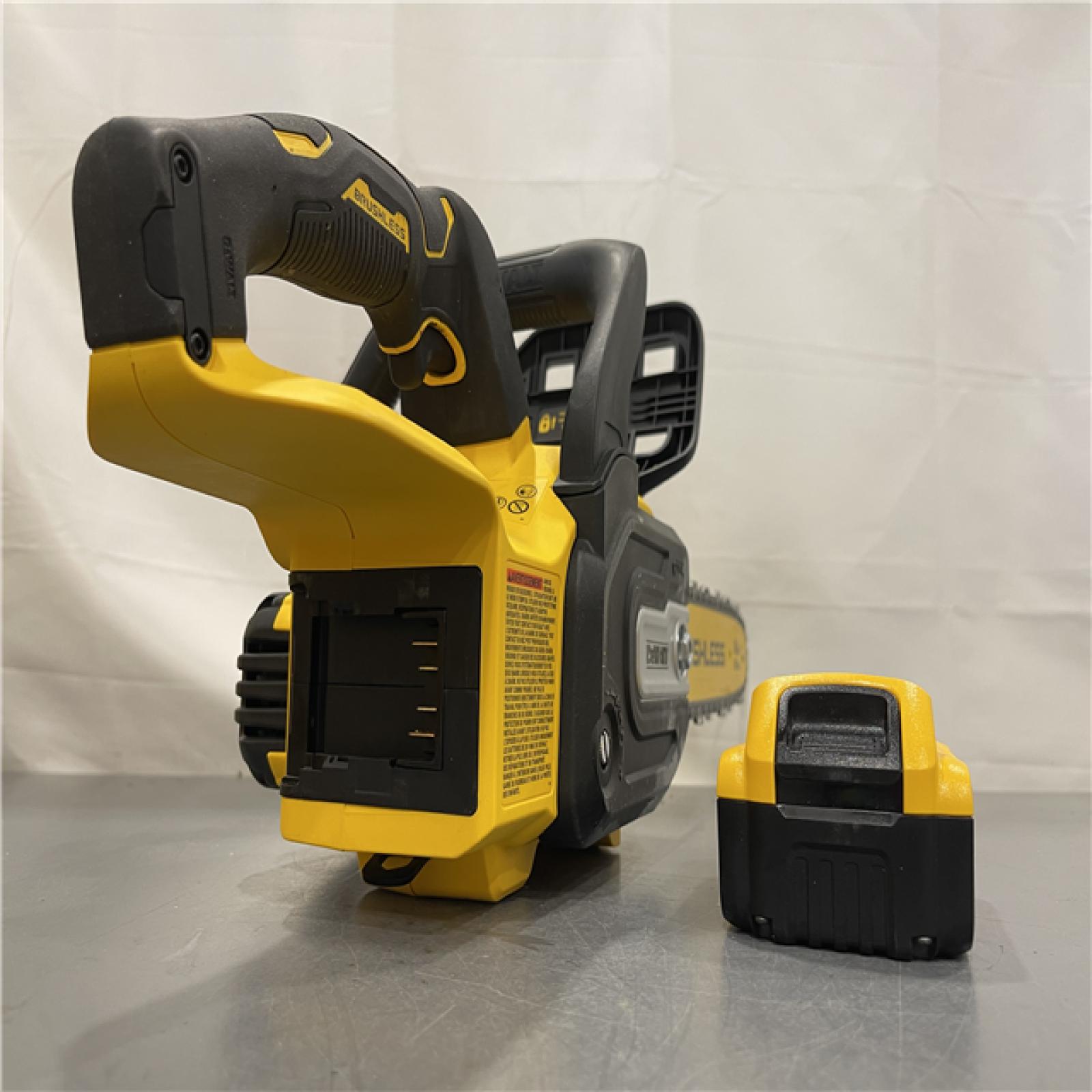 AS-IS - DEWALT 20V MAX Compact 12 Brushless Cordless Chainsaw Kit