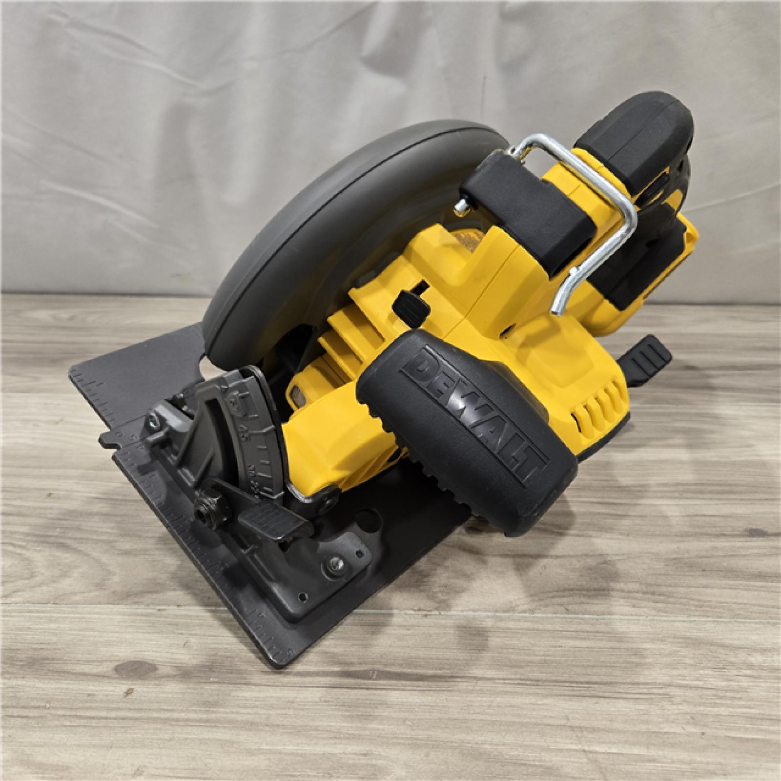 AS-IS DeWALT Flexvolt Max 7-1/4 60V Circular Saw (Tool Only)