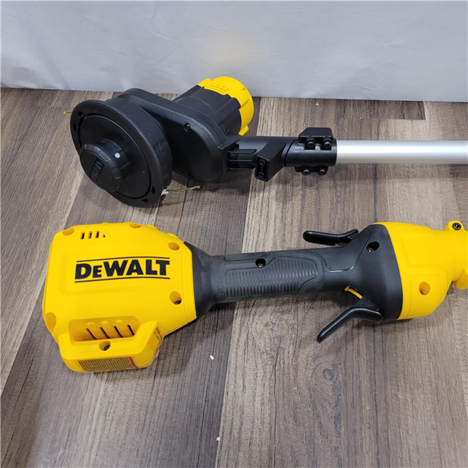 AS-IS  DEWALT  20V MAX 13 in. Cordless Battery Powered String Trimmer Kit with (1) 4 Ah Battery & Charger