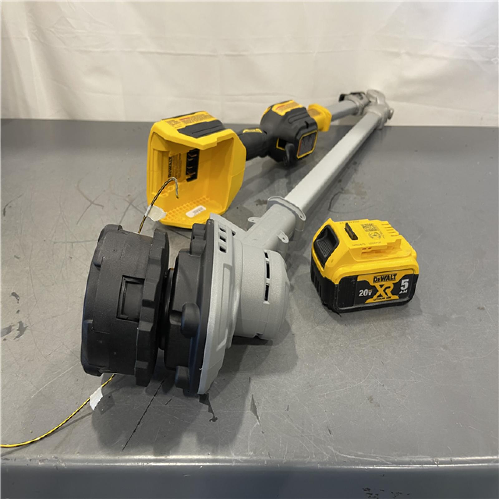 AS-IS - DeWalt 20V MAX 125 MPH 450 CFM Brushless Cordless Battery Powered Blower Kit