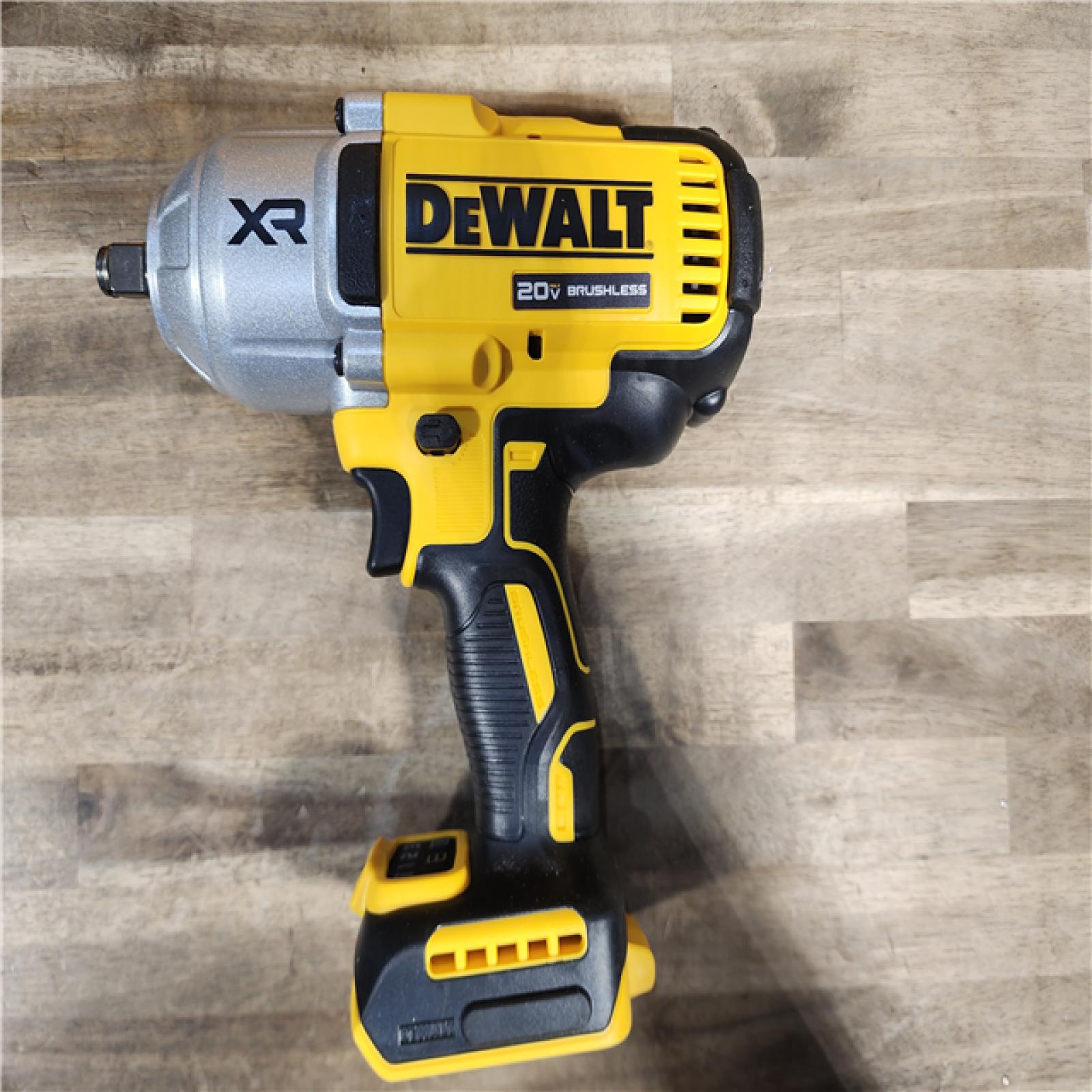 HOUSTON LOCATION - AS-IS (APPEARS LIKE NEW) Dewalt 20V MAX Lithium-Ion Cordless 1/2 in. Impact Wrench Kit