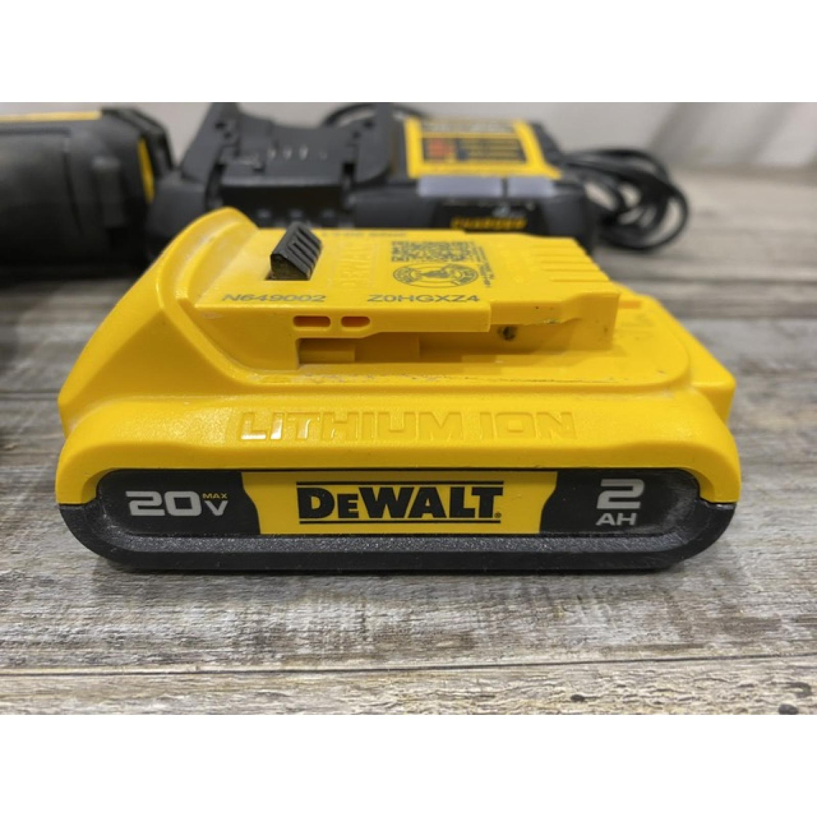 AS-IS DEWALT 20V MAX Cordless Battery Powered Pruner Kit