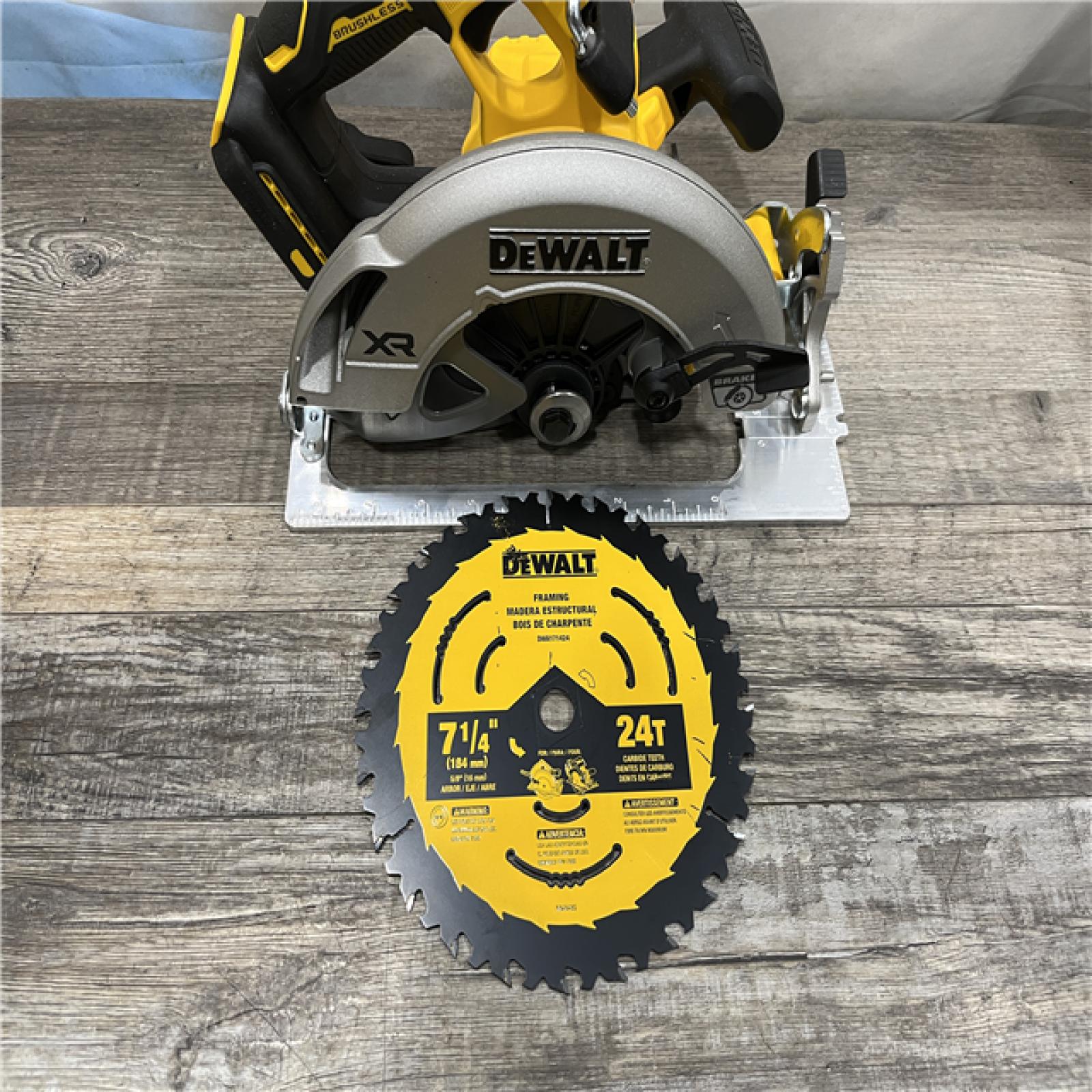 AS-IS DEWALT 20-Volt MAX 7-1/4 in. Cordless Circular Saw (Tool Only)