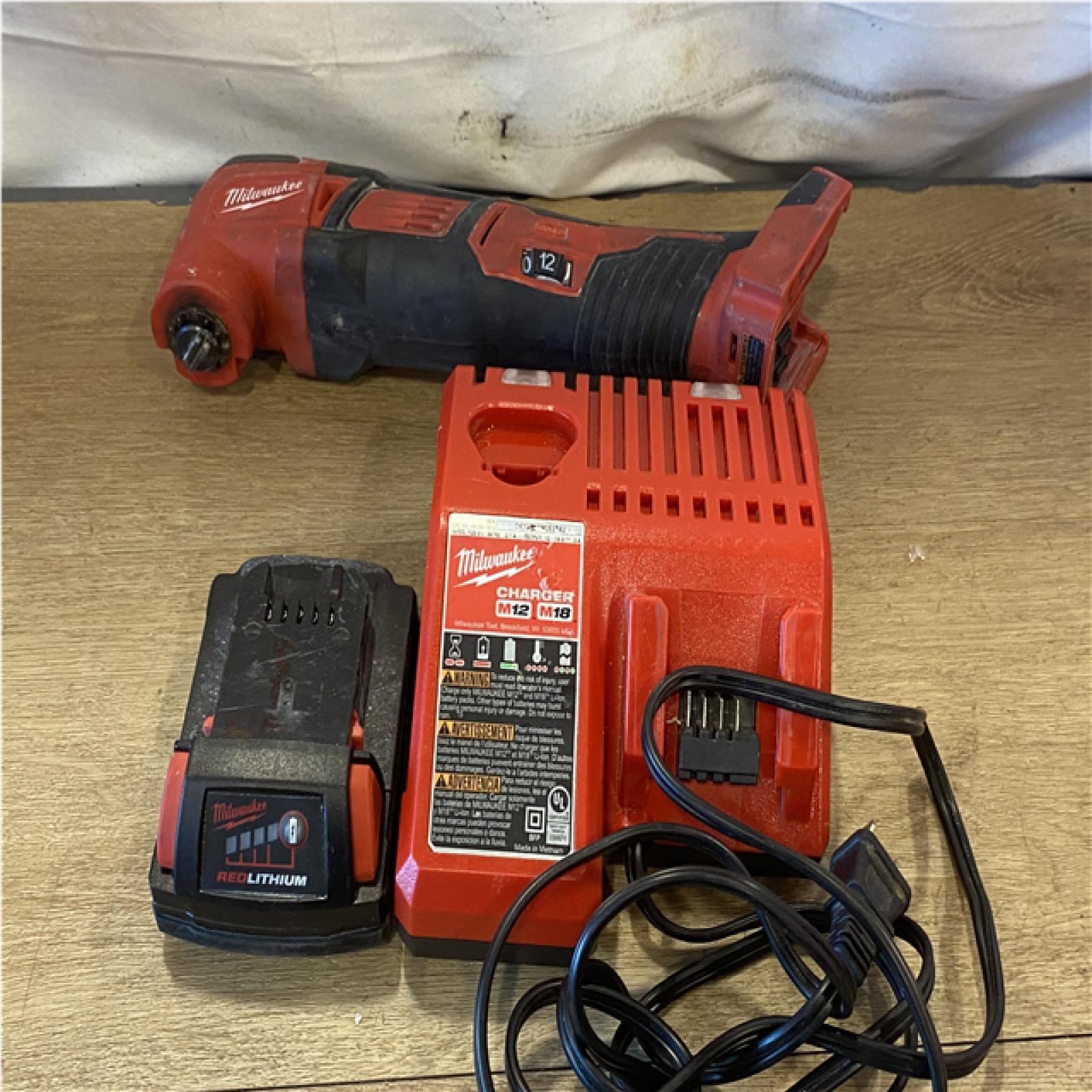 AS-IS Milwaukee 18V Lithium-Ion Cordless Oscillating Multi-Tool Kit
