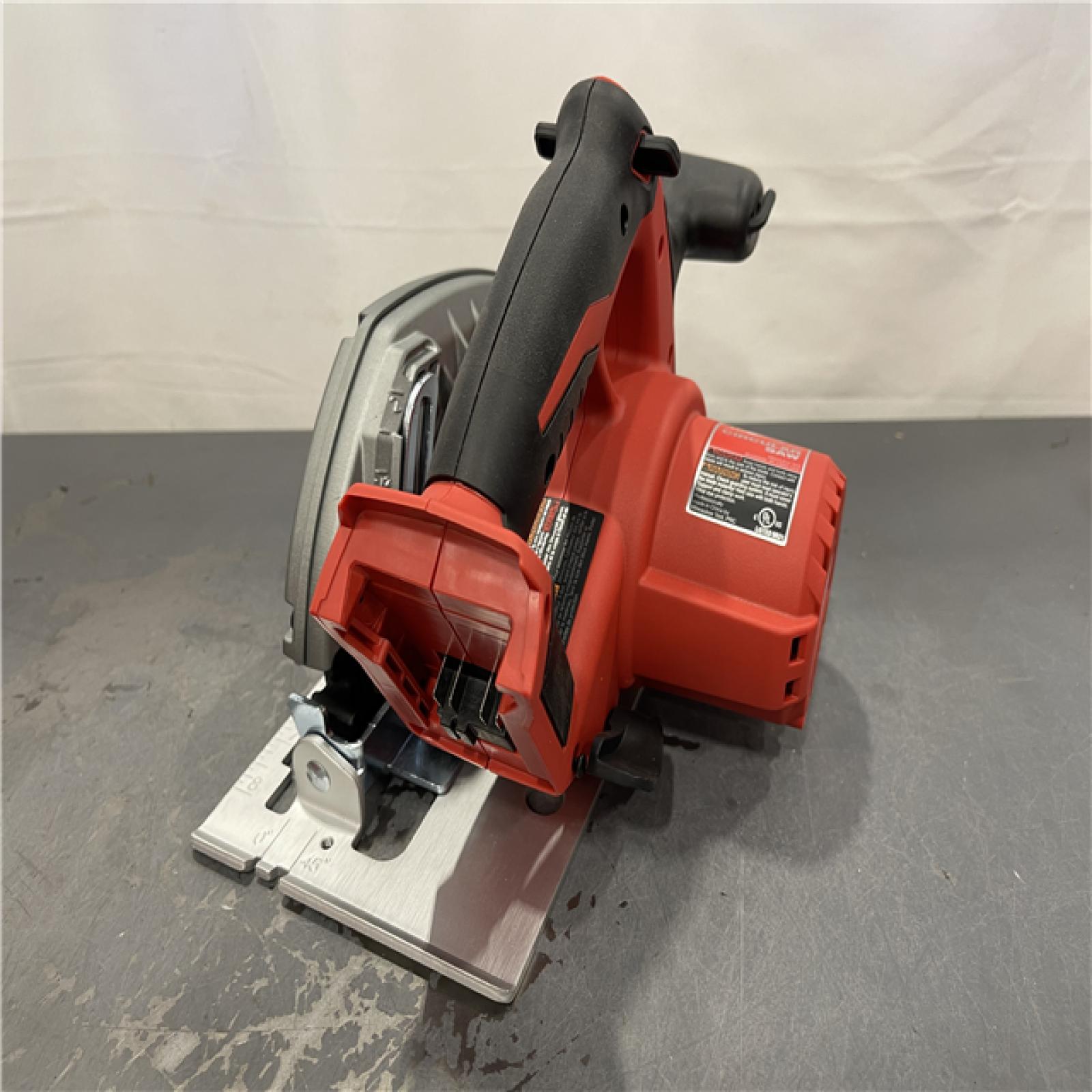 AS-IS - Milwaukee M18 18V Lithium-Ion Cordless 6-1/2 in. Circular Saw