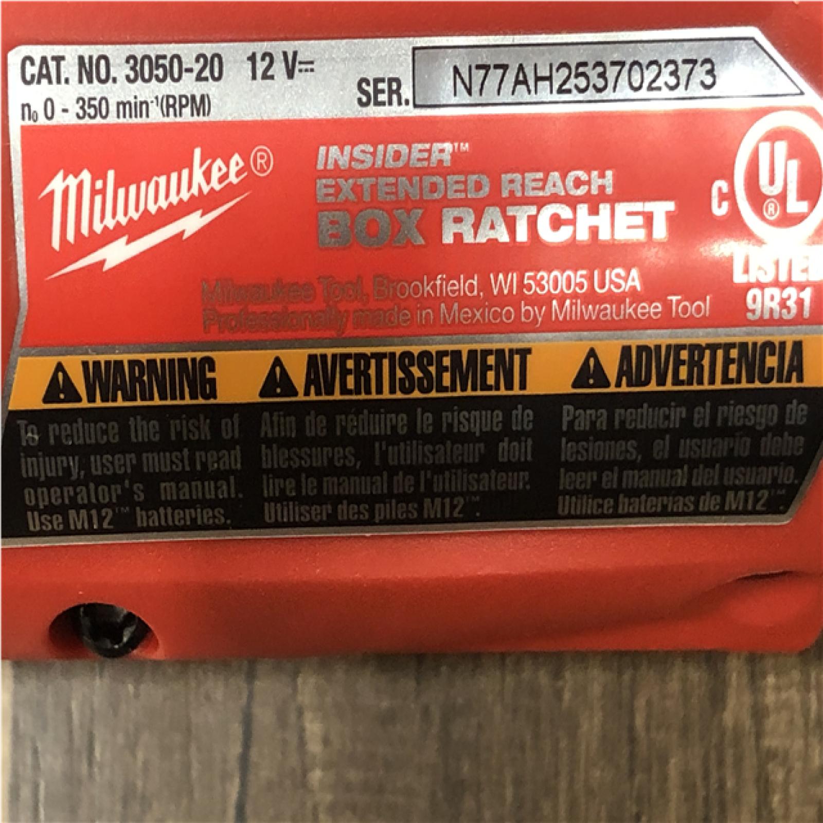 AS-IS Milwaukee FUEL 12V Lithium-Ion Brushless Cordless 1/4 in - 3/8 in Extended Ratchet (Tool-Only)